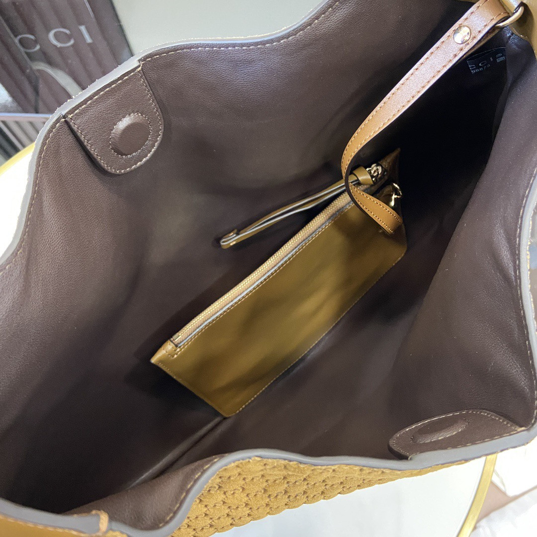 Gvc*1 B Large Shoulder Bag 49x 46x 4cm