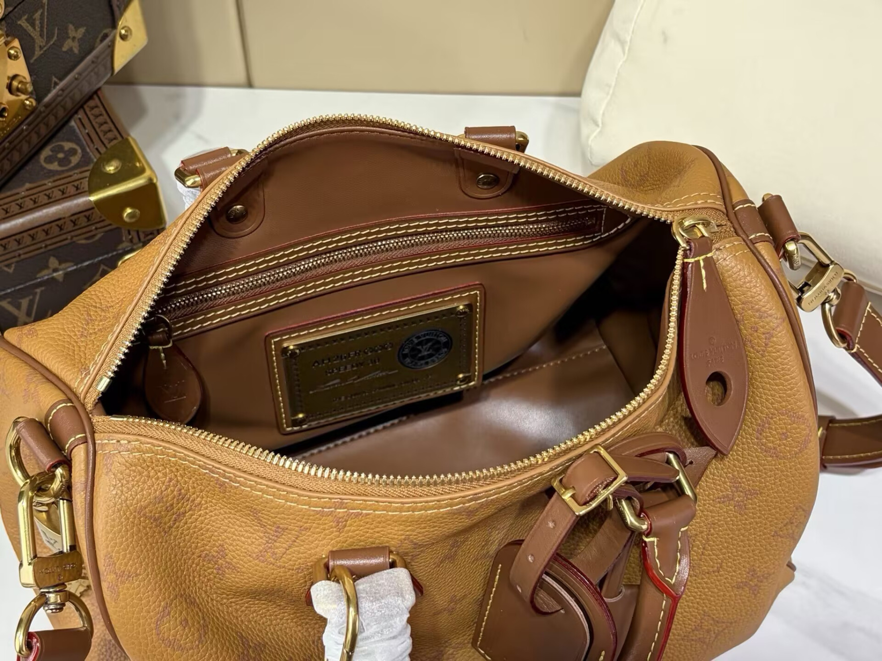 LV Speedy P9 Bandoulière 30 M27977 32 x 22.5 x 18 cm
