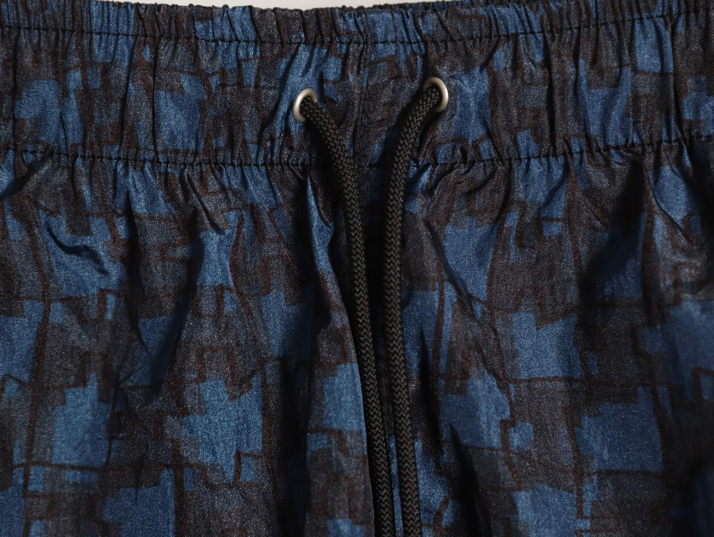 H**me5 paris shorts