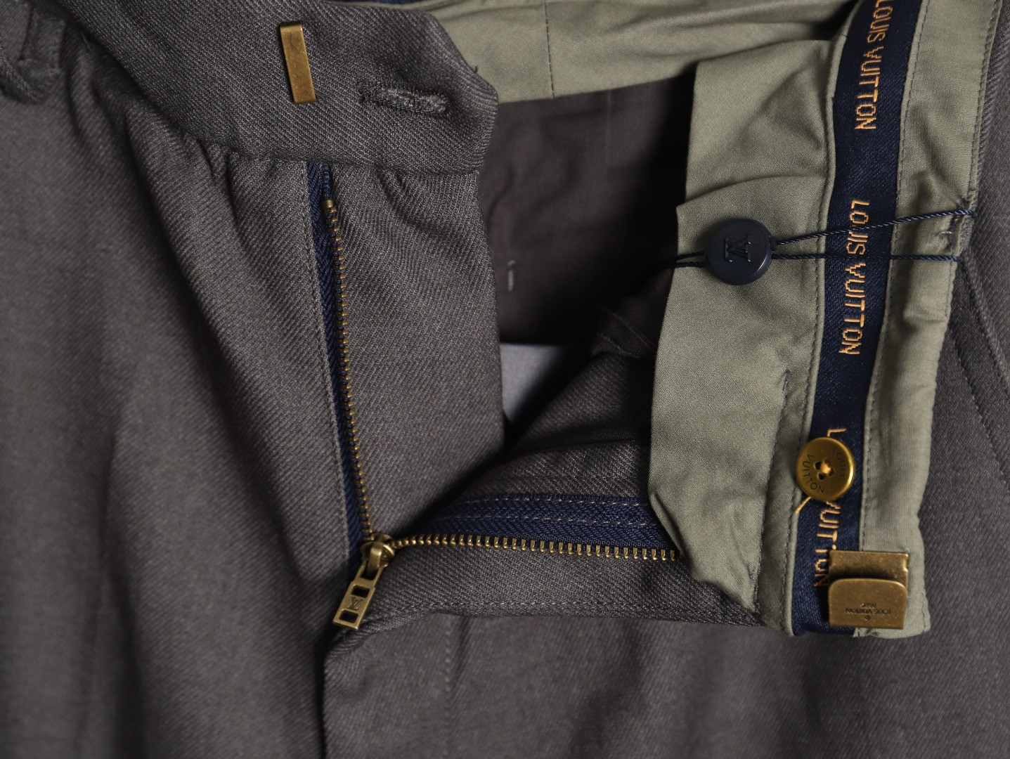 l0vis Vvtt0n lv 26ss pants suit