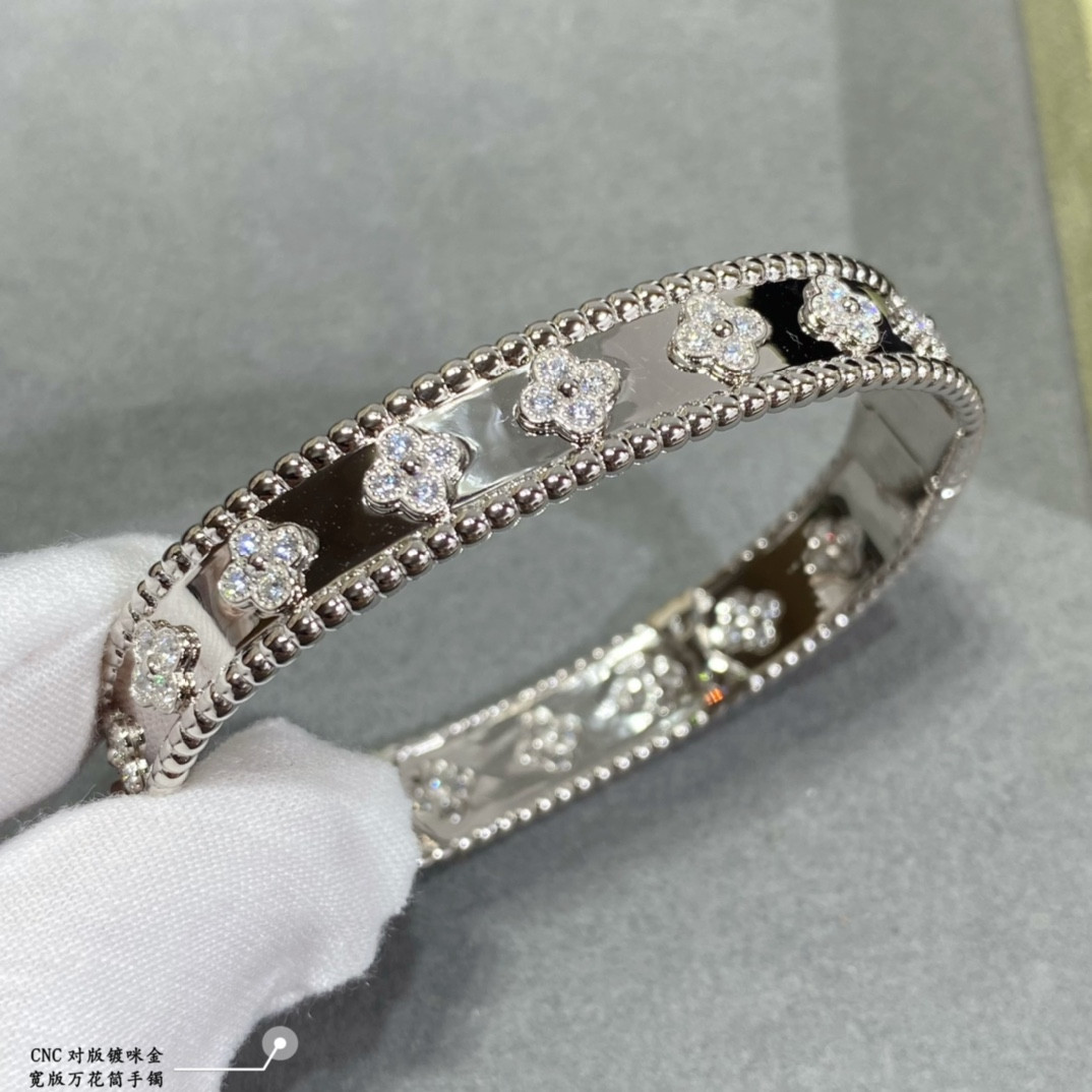 V*n Cl**f & Arpels Wide Kaleidoscope Bracelet