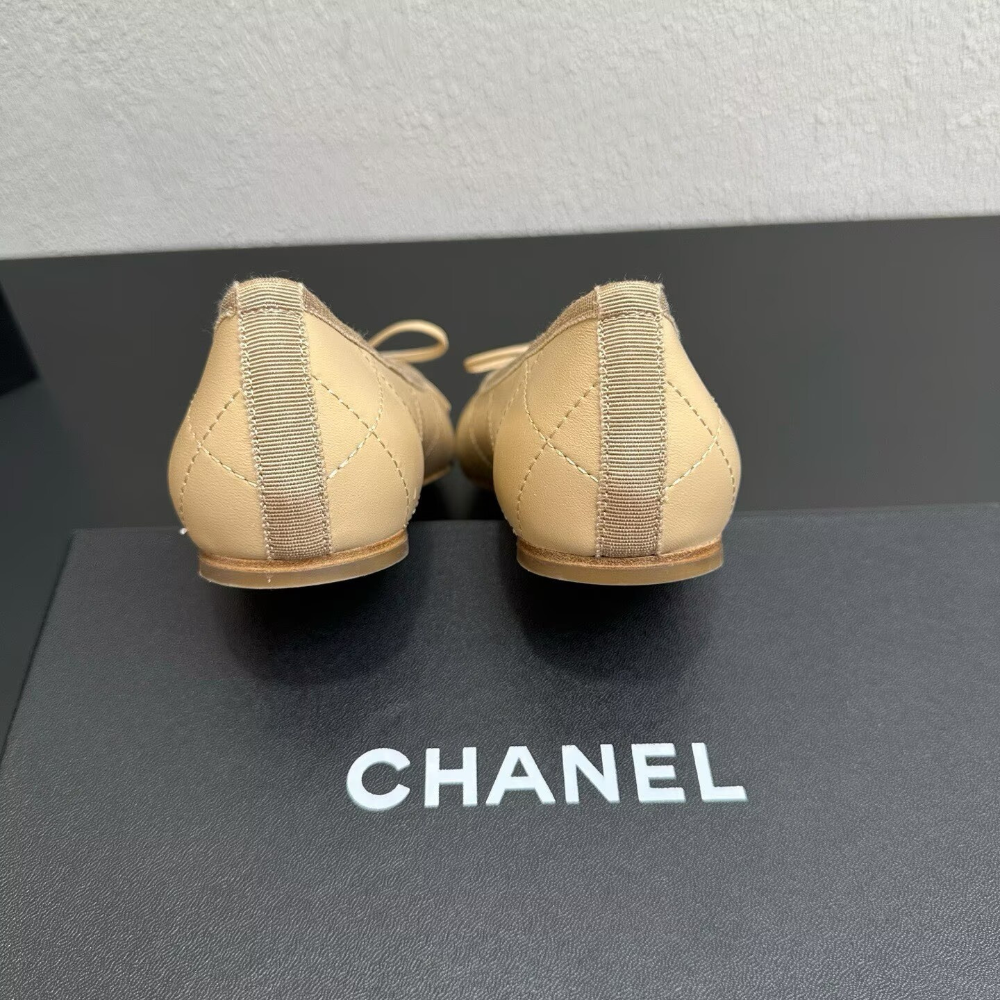 ua Ch**el ballet flat