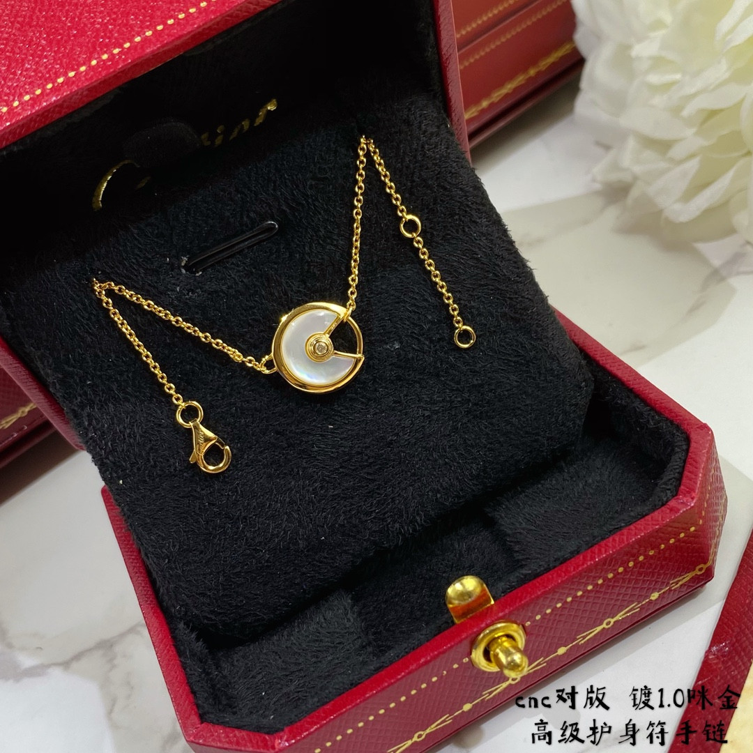 Ca*t1er amulet Bracelet