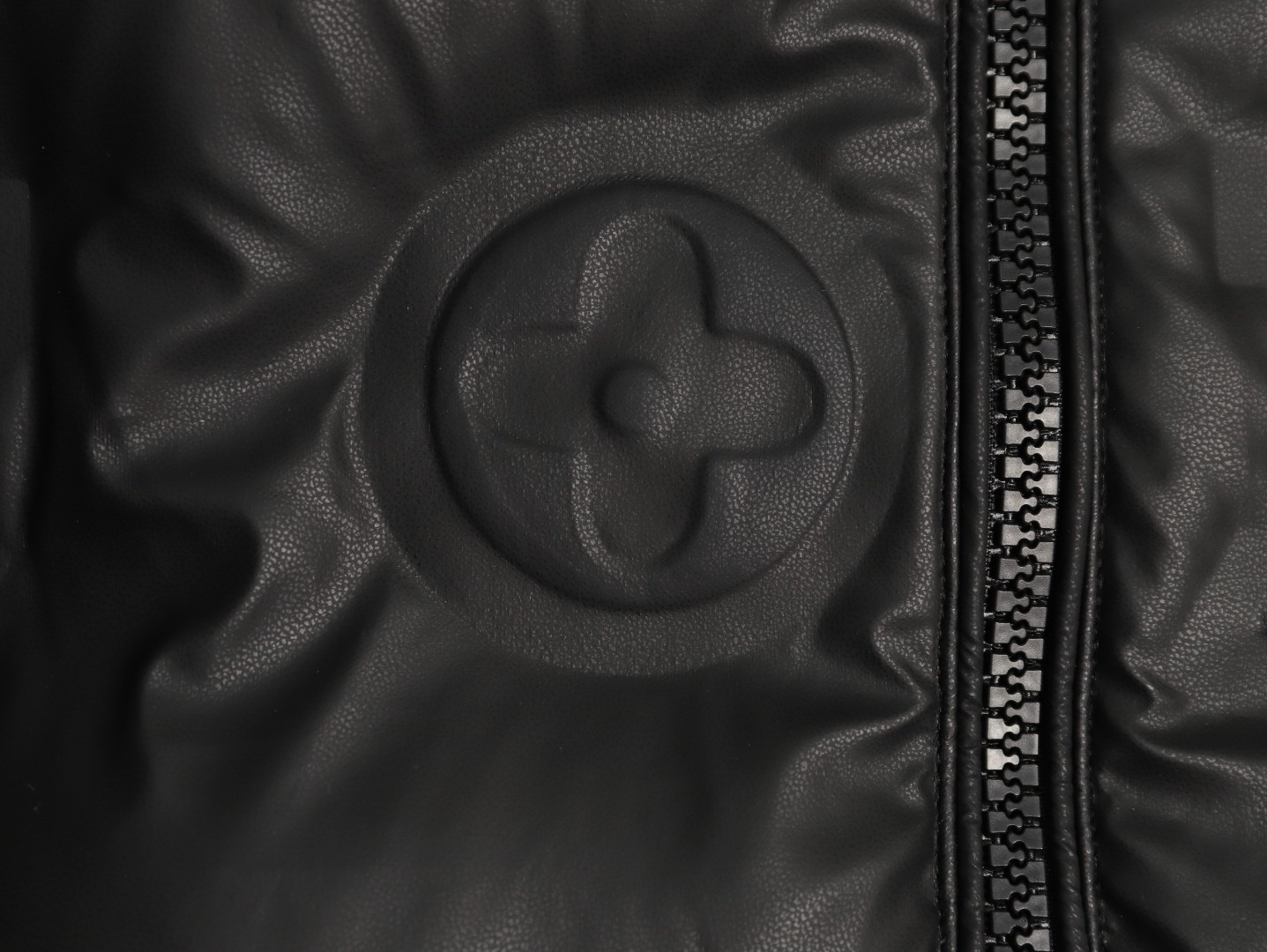 L0vis Vvtt0n Puffer Vest