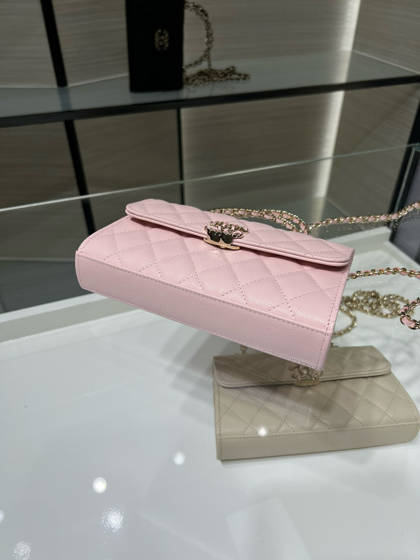 Chanel Kelly 23P AP3238 19x10x4.5cm