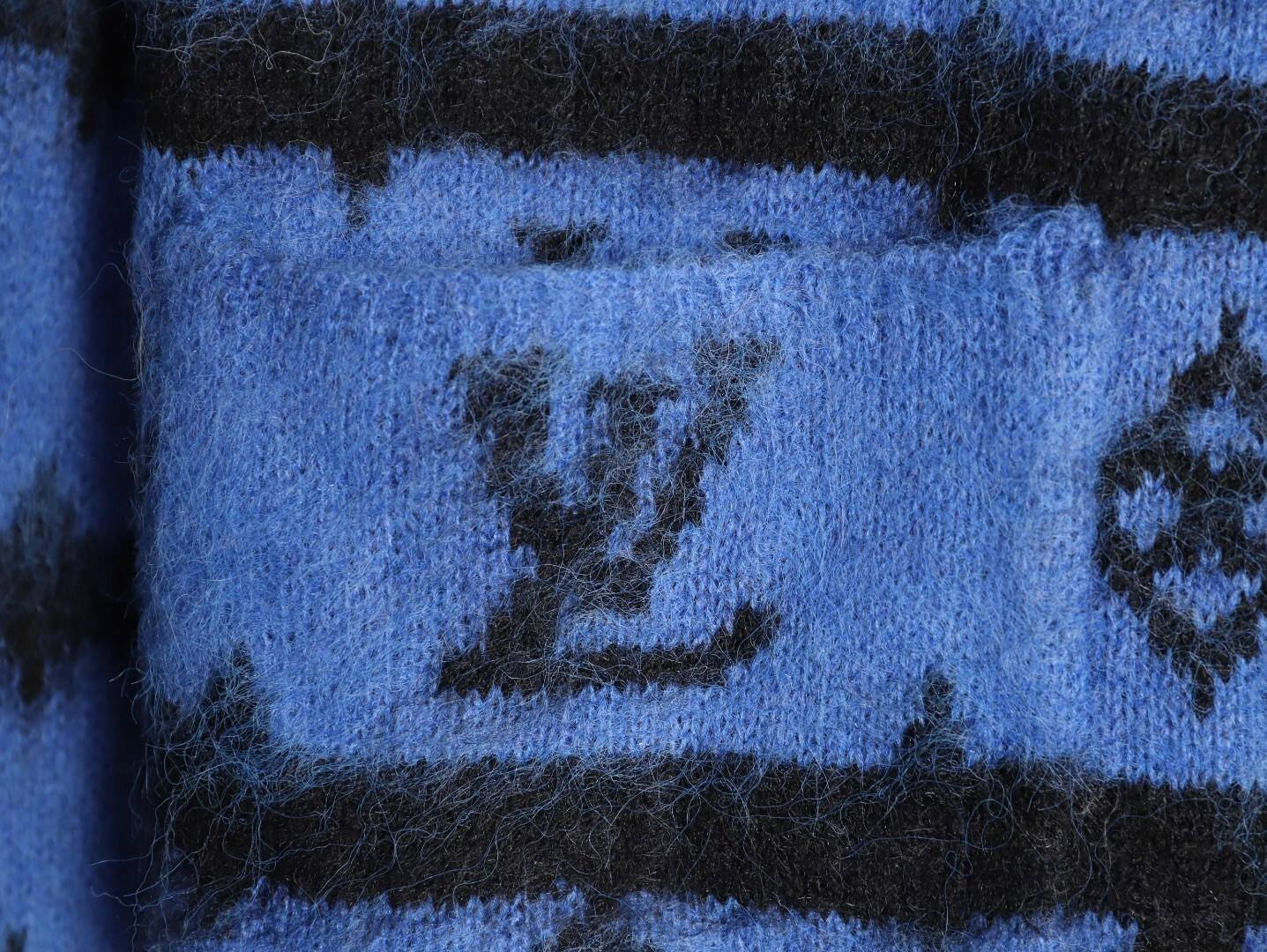 L0vis Vvtt0n LV 25FW Cardigan Sweaters