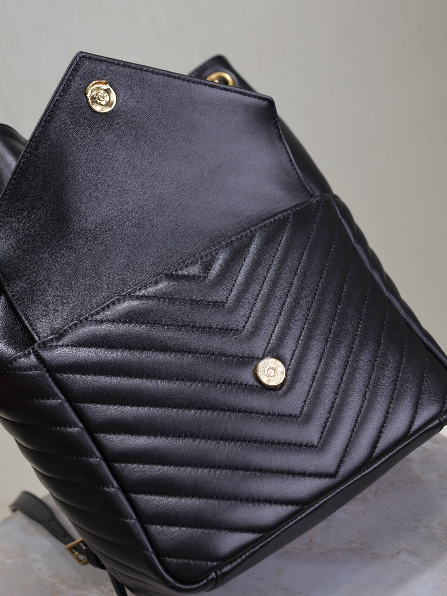 Y51 Sa1nt Lau*nt Joe Drawstring Quilted Backpack 22x29x15cm