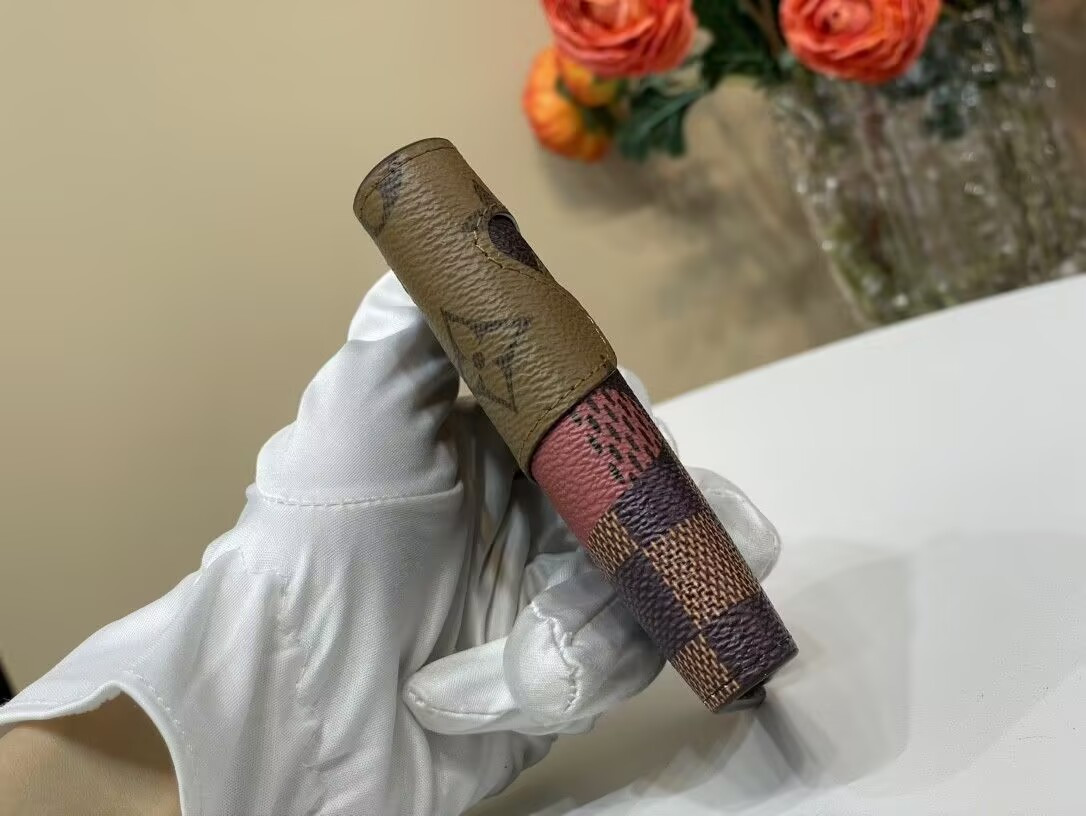 LV Wallet Card Holder N40632