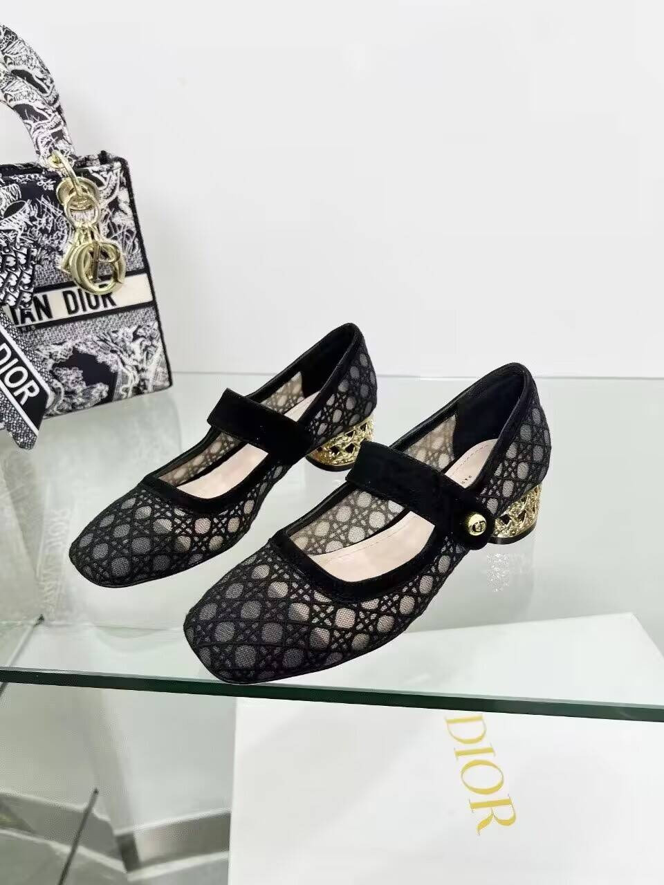 UA D10r Mary Janes