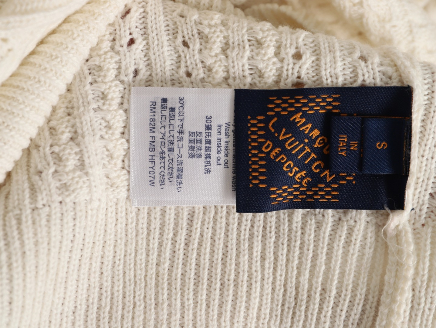 L0vis Vvtt0n Sweaters