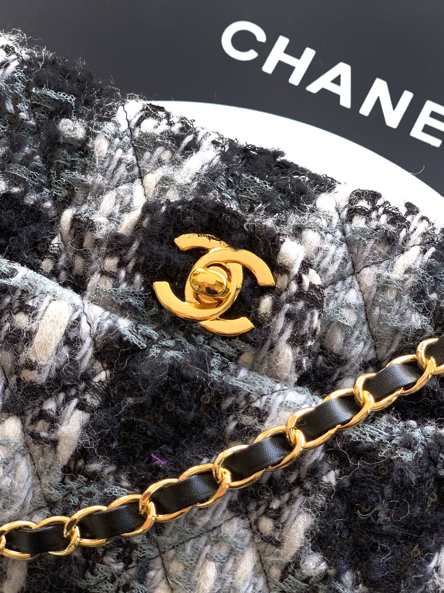 Chanel Flap Bag 25x15x6.5cm