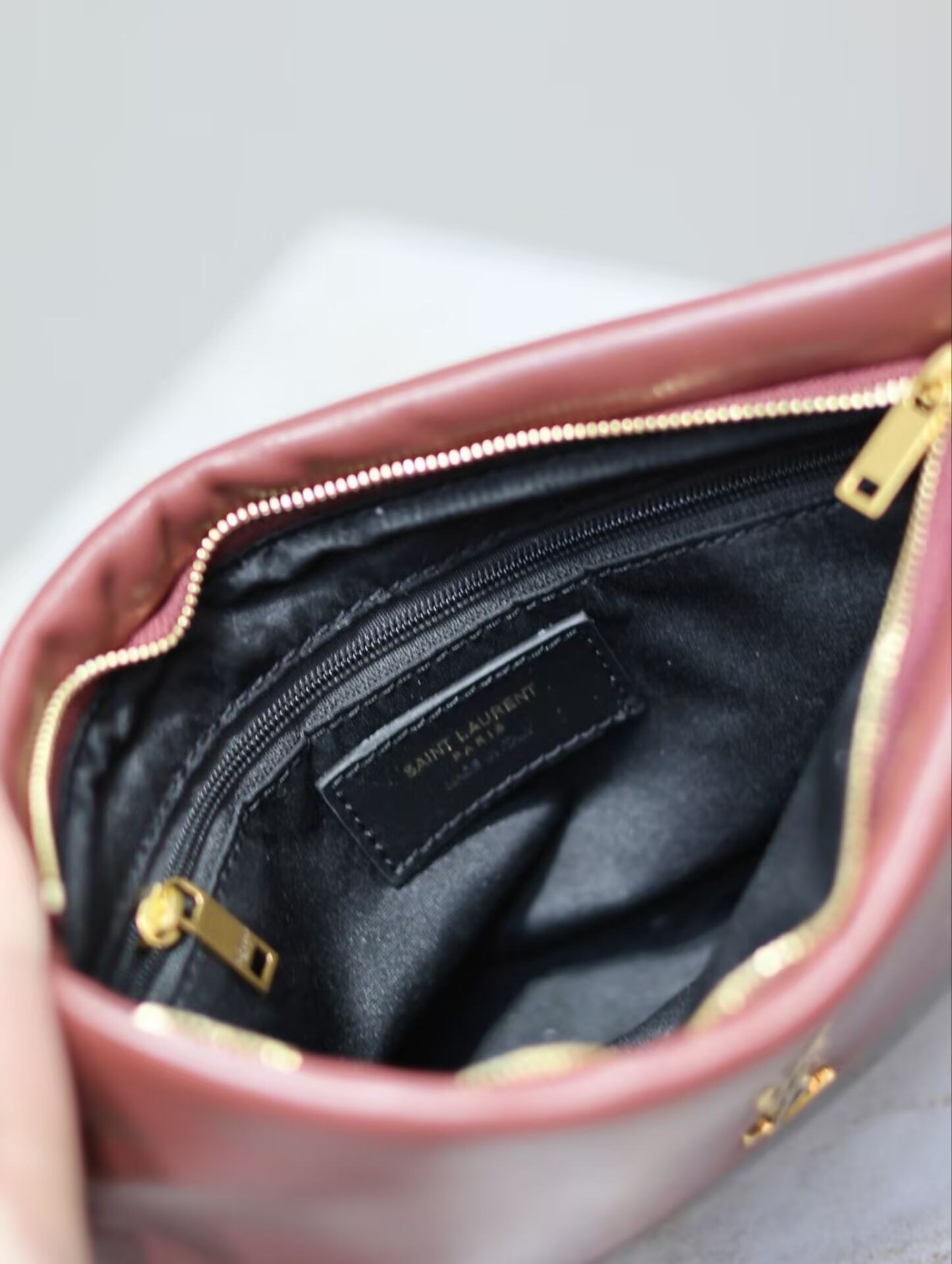 Y51 CALYPSO small pouch in lambskin 23x16x3cm