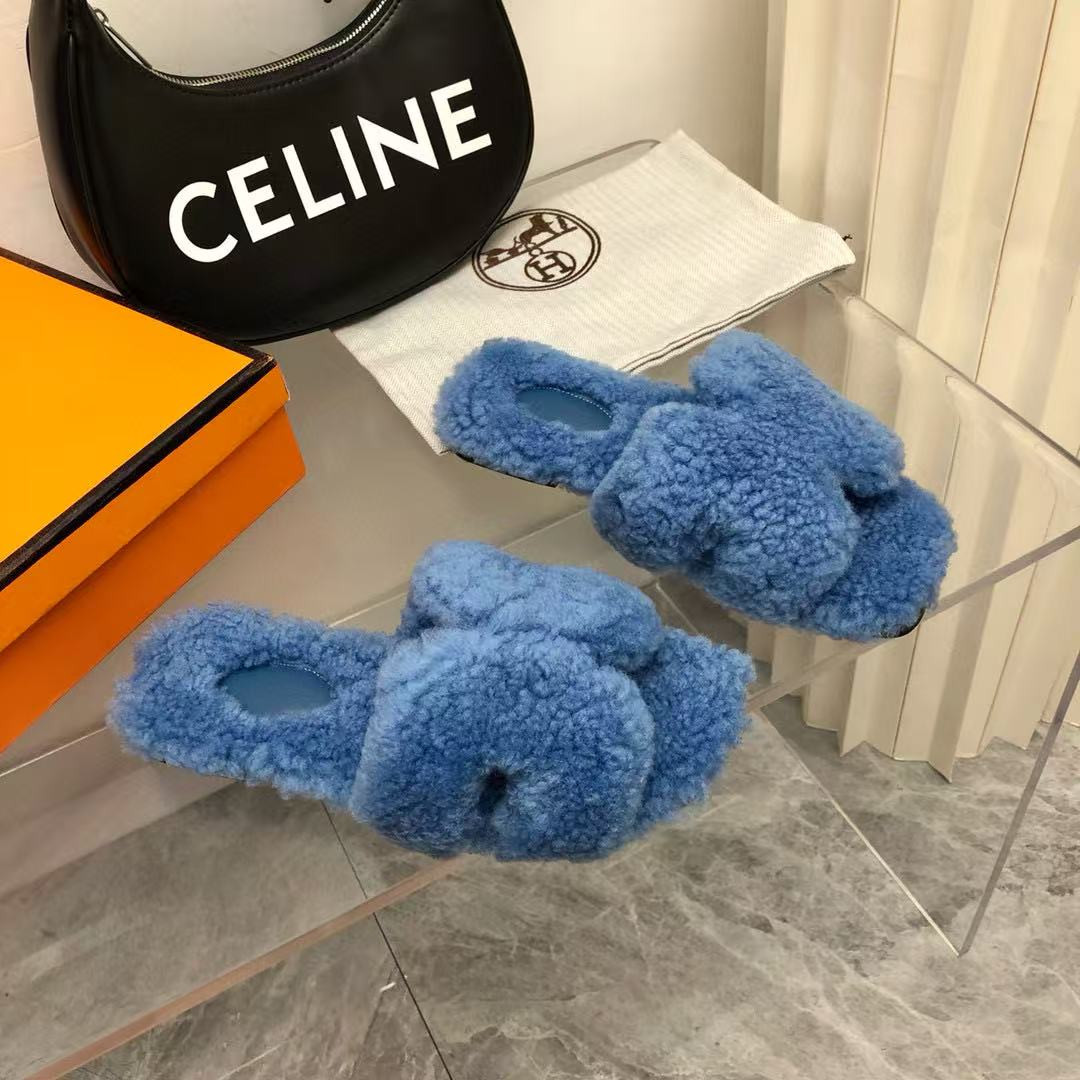 UA H**me5 Oran sandal