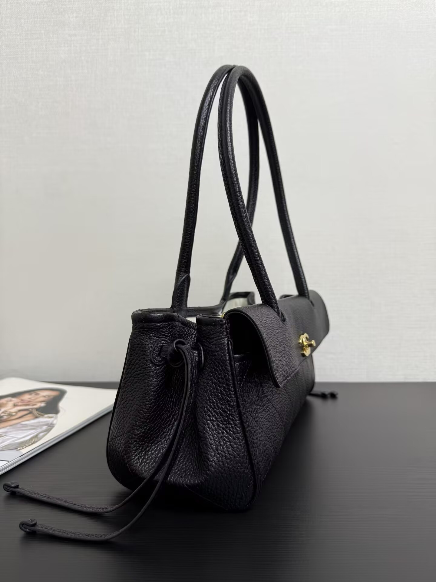 Ch**el small tote as6288 15x31x12cm