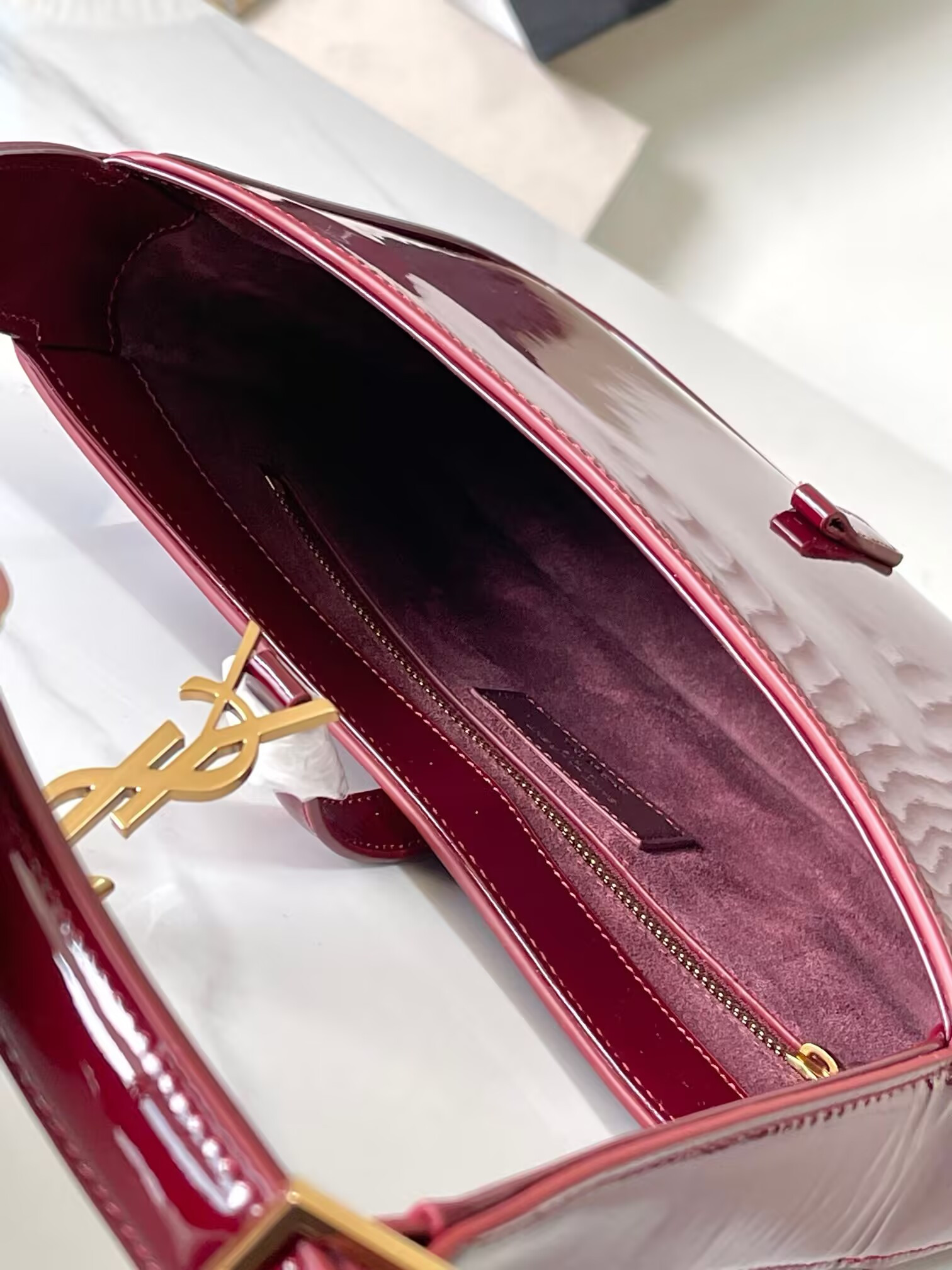 Y51 le 5 à 7 in patent leather 23x16x6.5cm