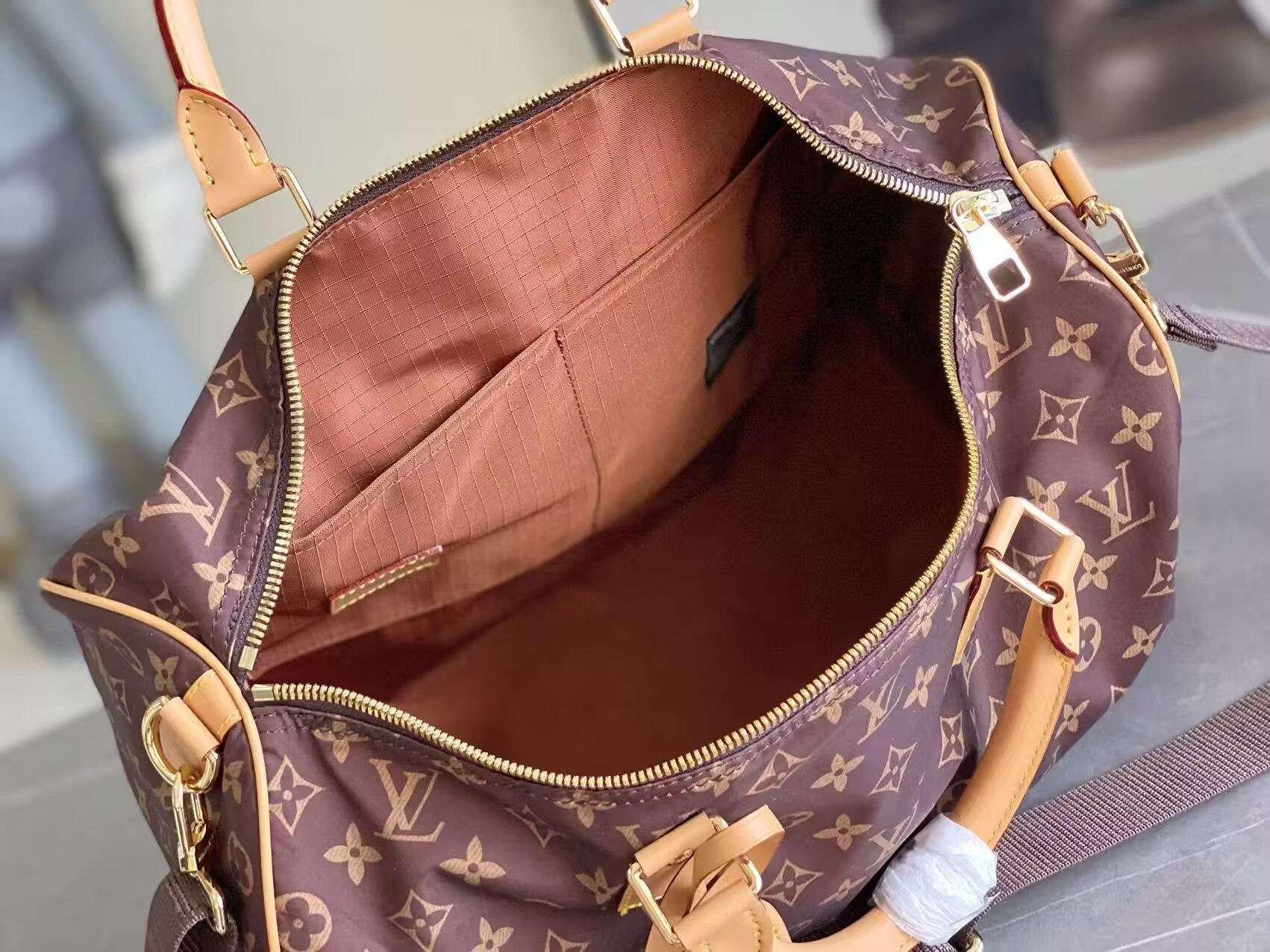 LV Speedy 40 Bandoulière Silk Tech M2A453 40 x 26 x 23 cm