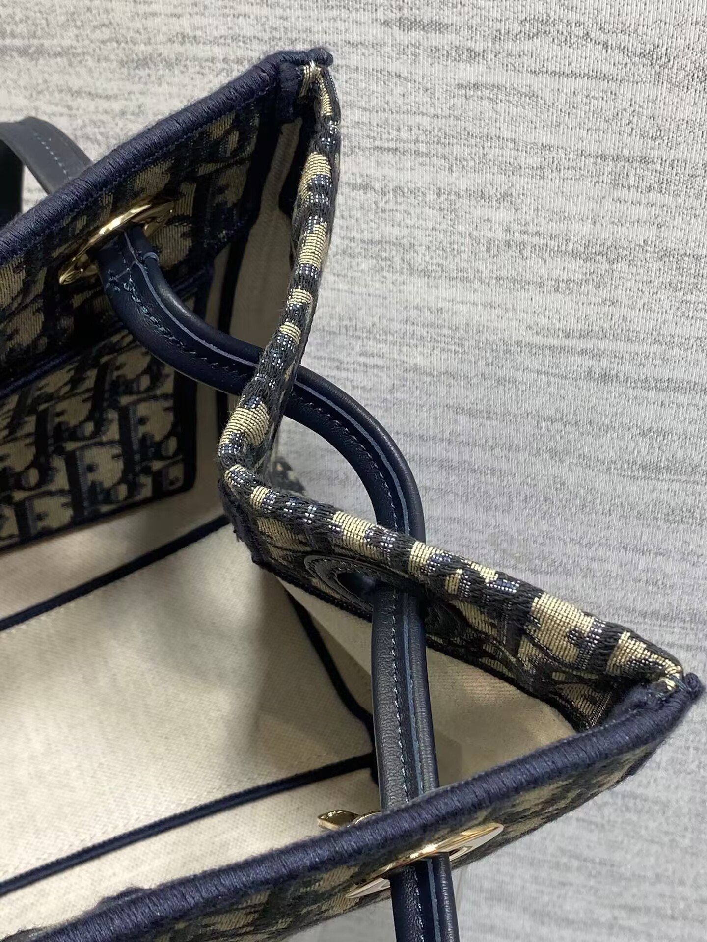 Dior Small Shopping Bag 27x19x13.5cm