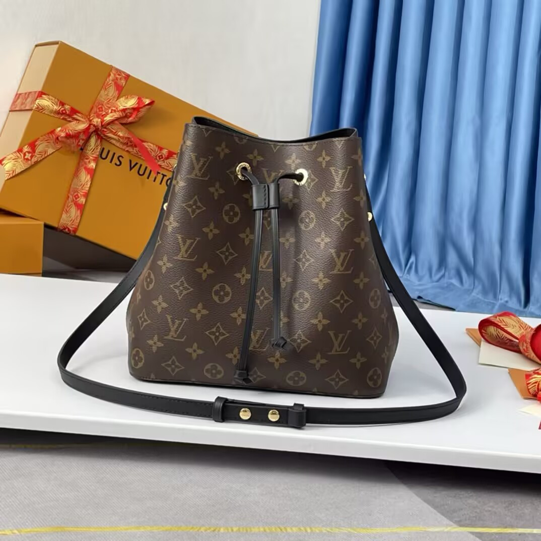 LV NÉONOÉ MM M44020 26 x 26 x 17.5 CM