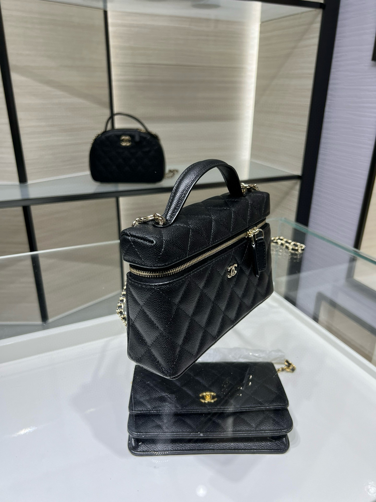 Ch**el classic vanity with chain handbag 17x19.5x5cm