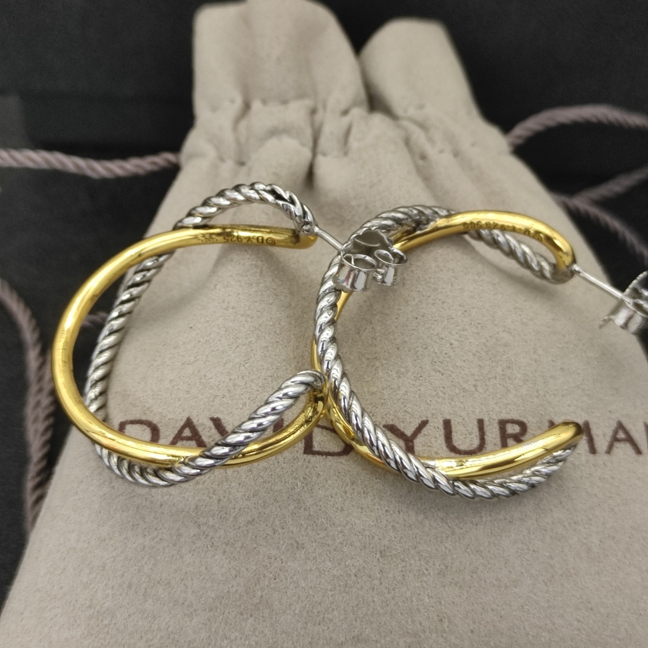 David Yurman cross twist Earrings(Inner diameter about 2.5cm)