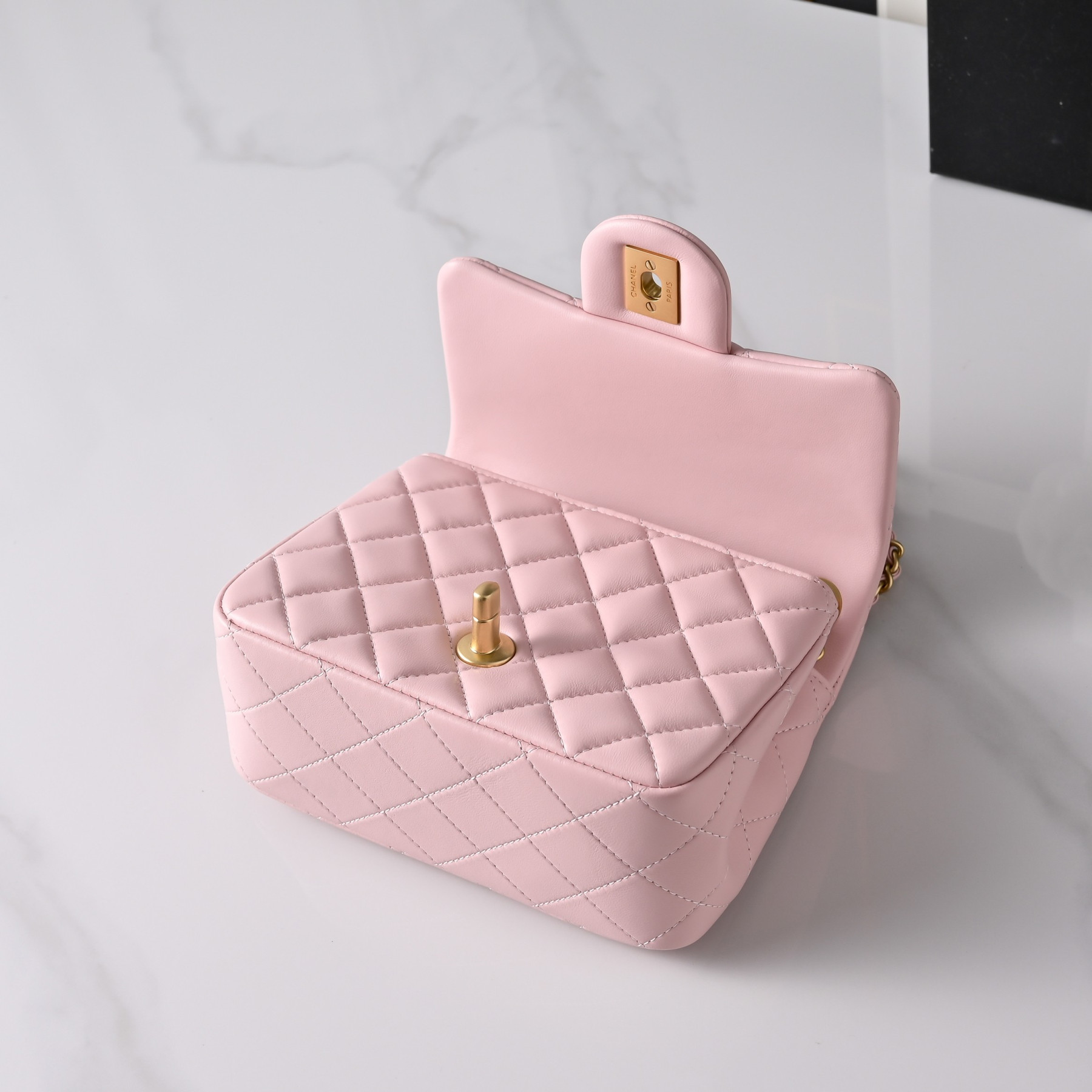 Ch**el Mini Flap Bag AS1786 13.5x17x8cm