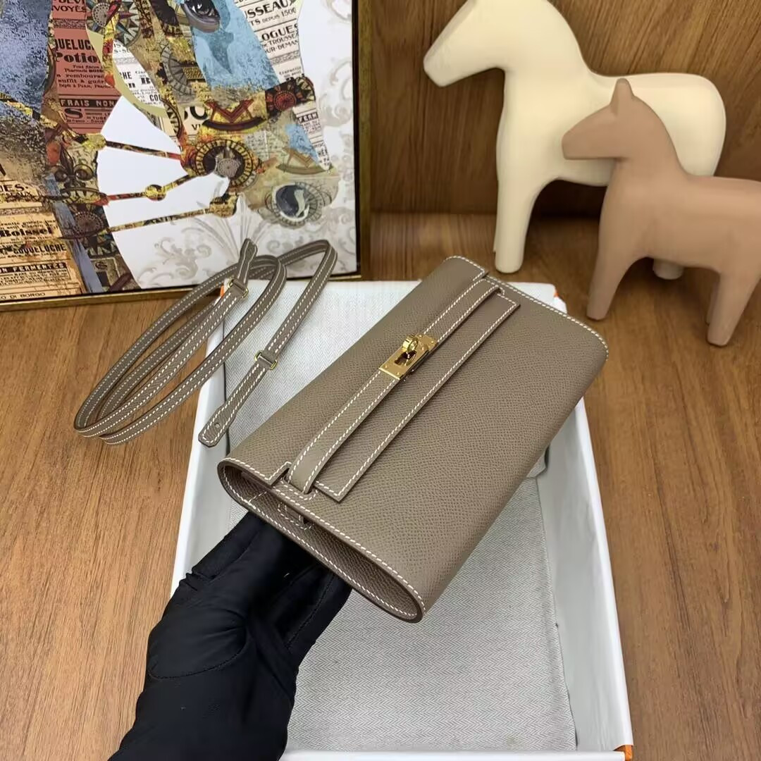 H**me5 Kelly Classique To Go wallet