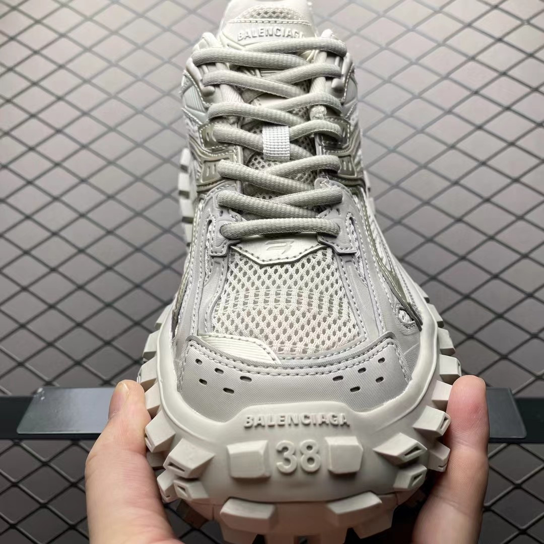 UA BALENCIAGA DEFENDER SNEAKER BEIGE