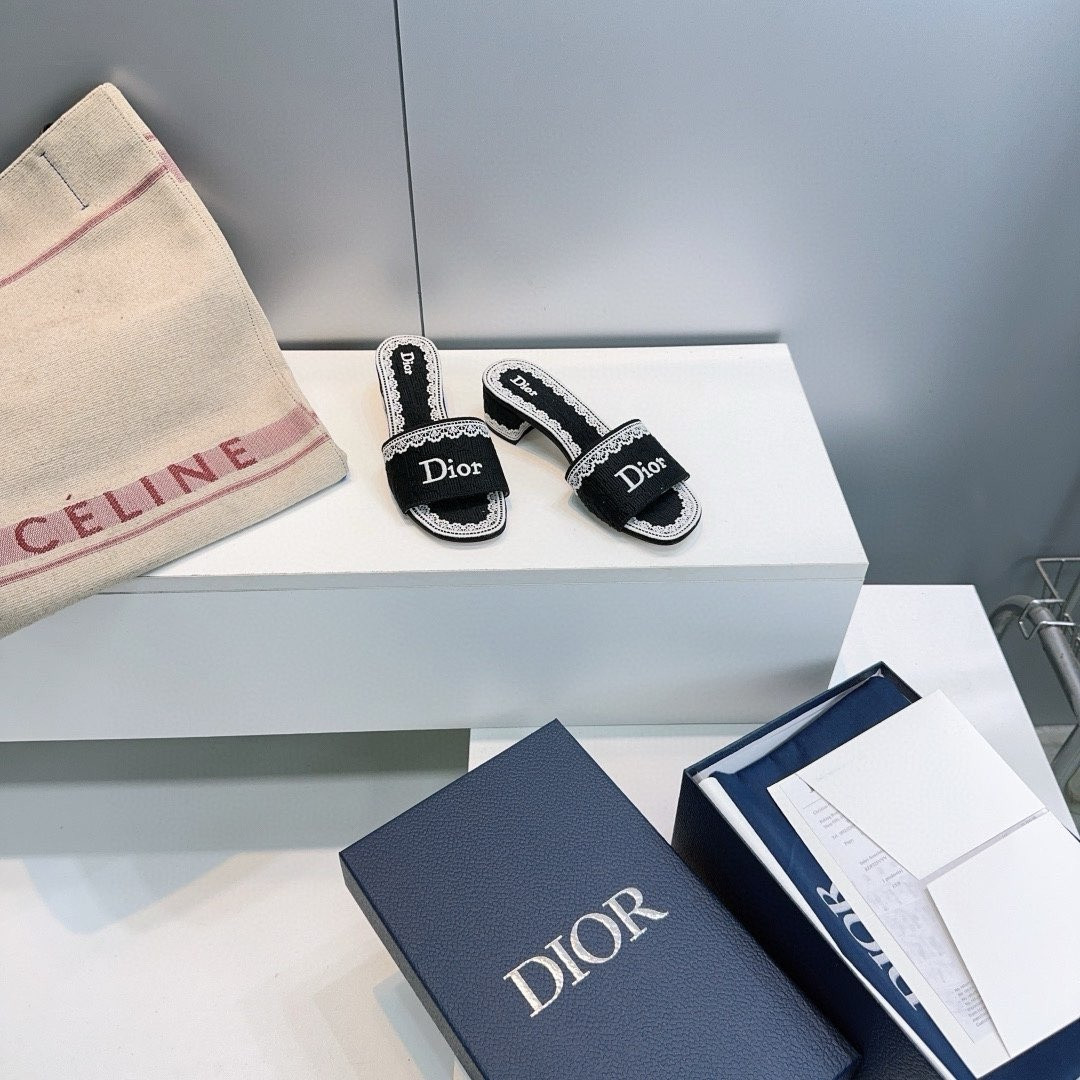 UA D10ramour D10r Dentelle Heeled Slide