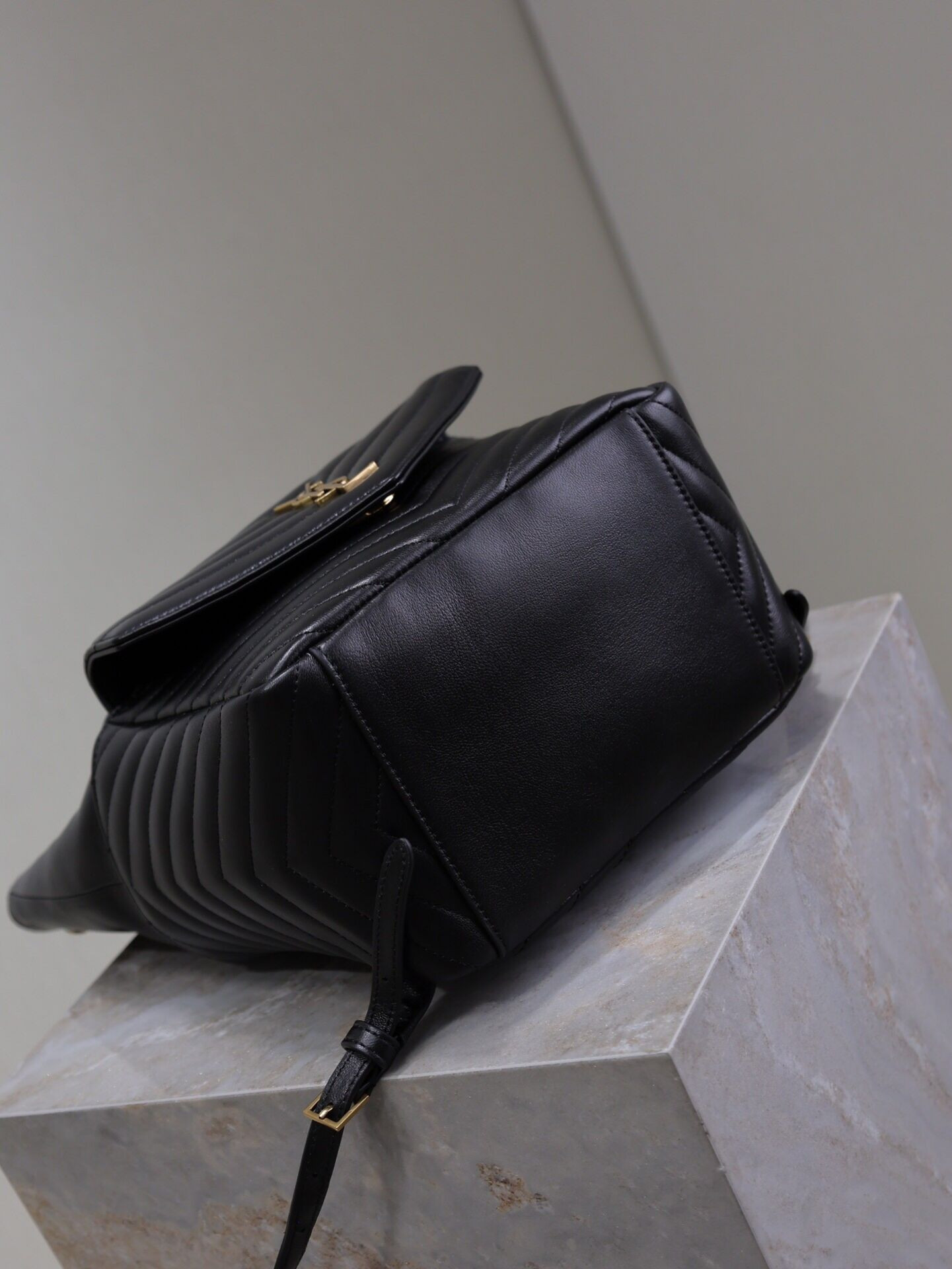 Y51 Sa1nt Lau*nt Joe Drawstring Quilted Backpack 22x29x15cm