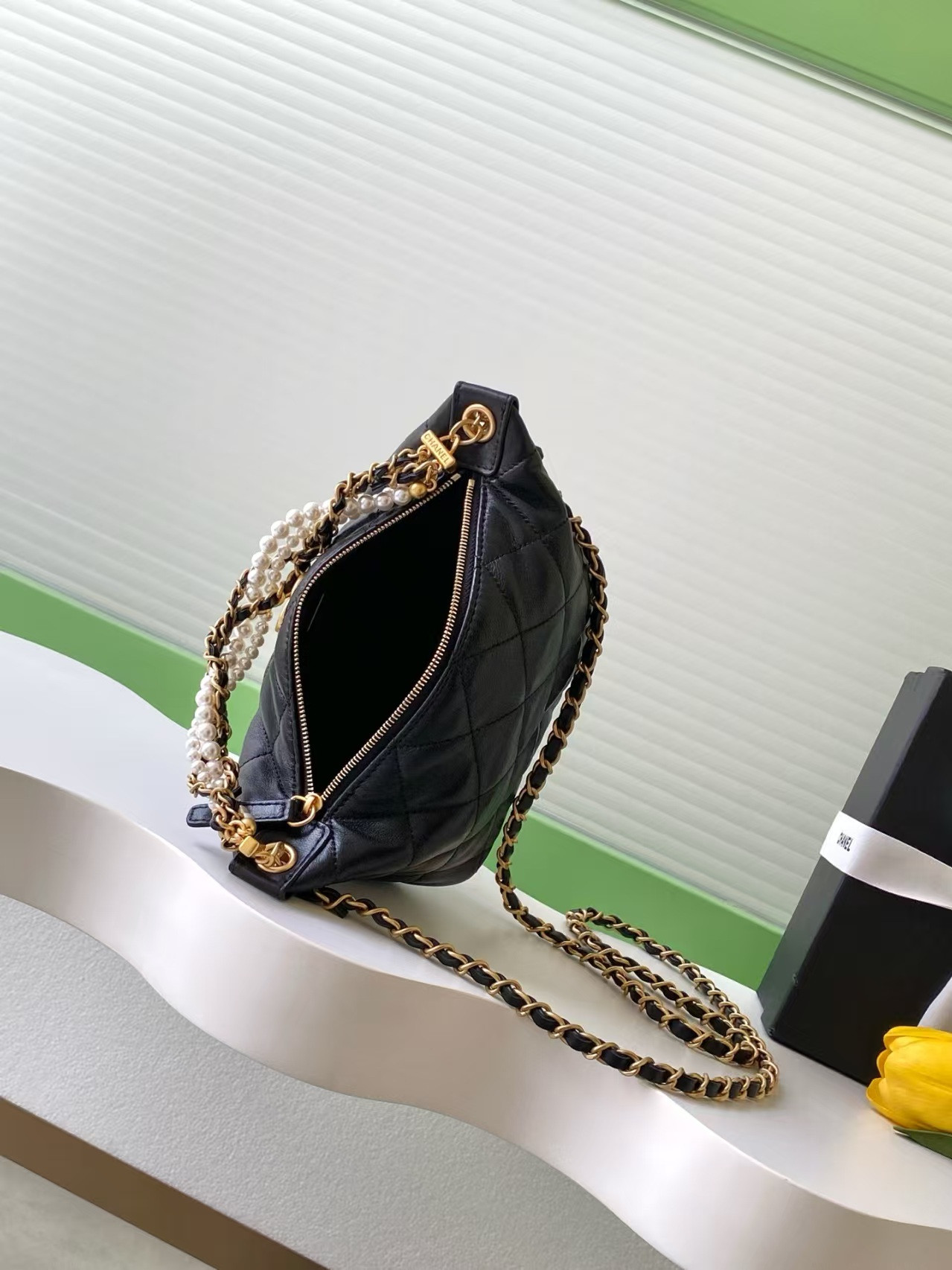 Ch**el Hobo Handbag 23.5x13x7.5cm