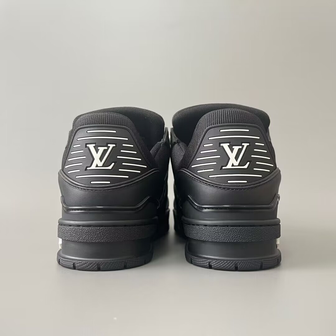 UA L0vis Vvtt0n LV Trainer Black