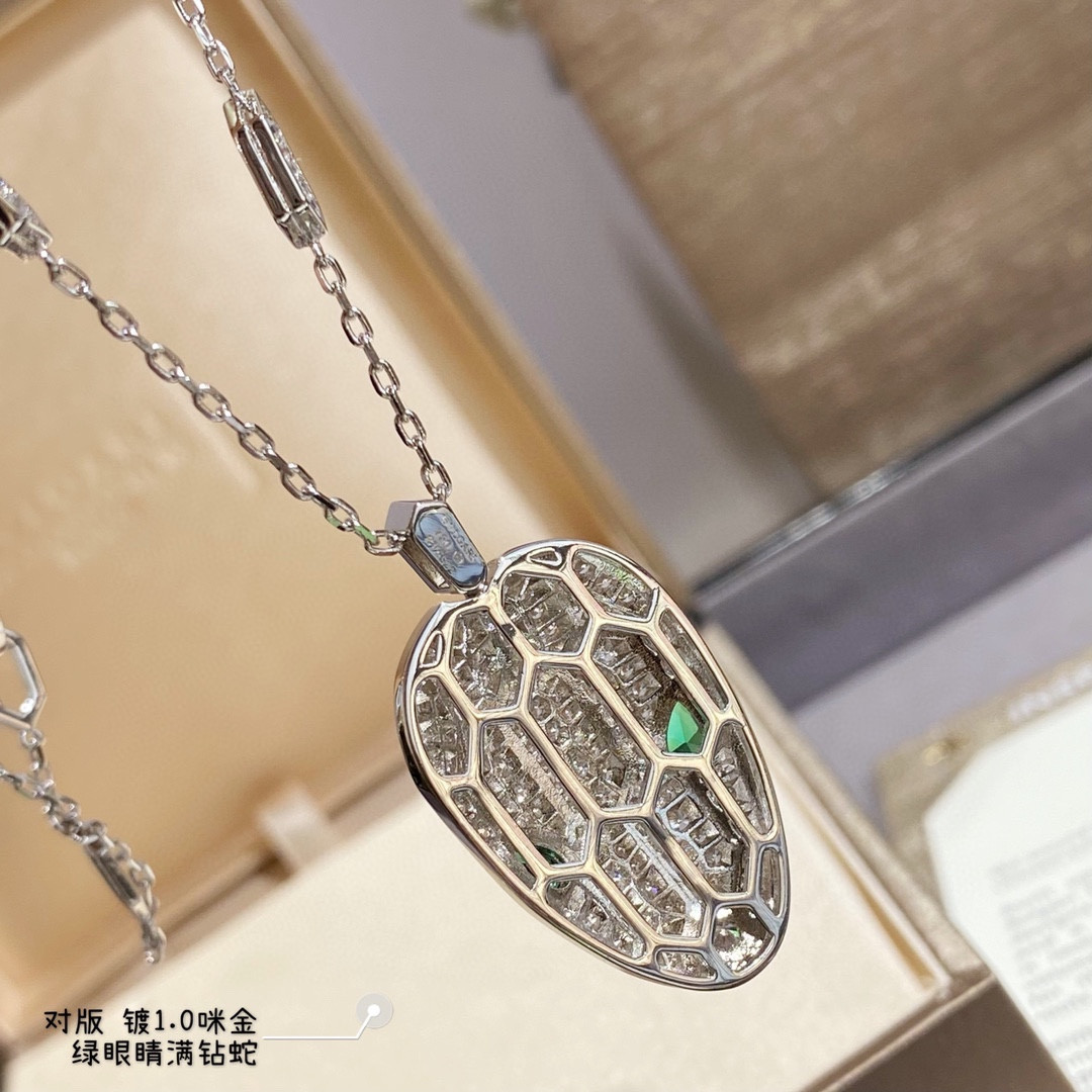 Bv1g*ai Full of snakes Necklace