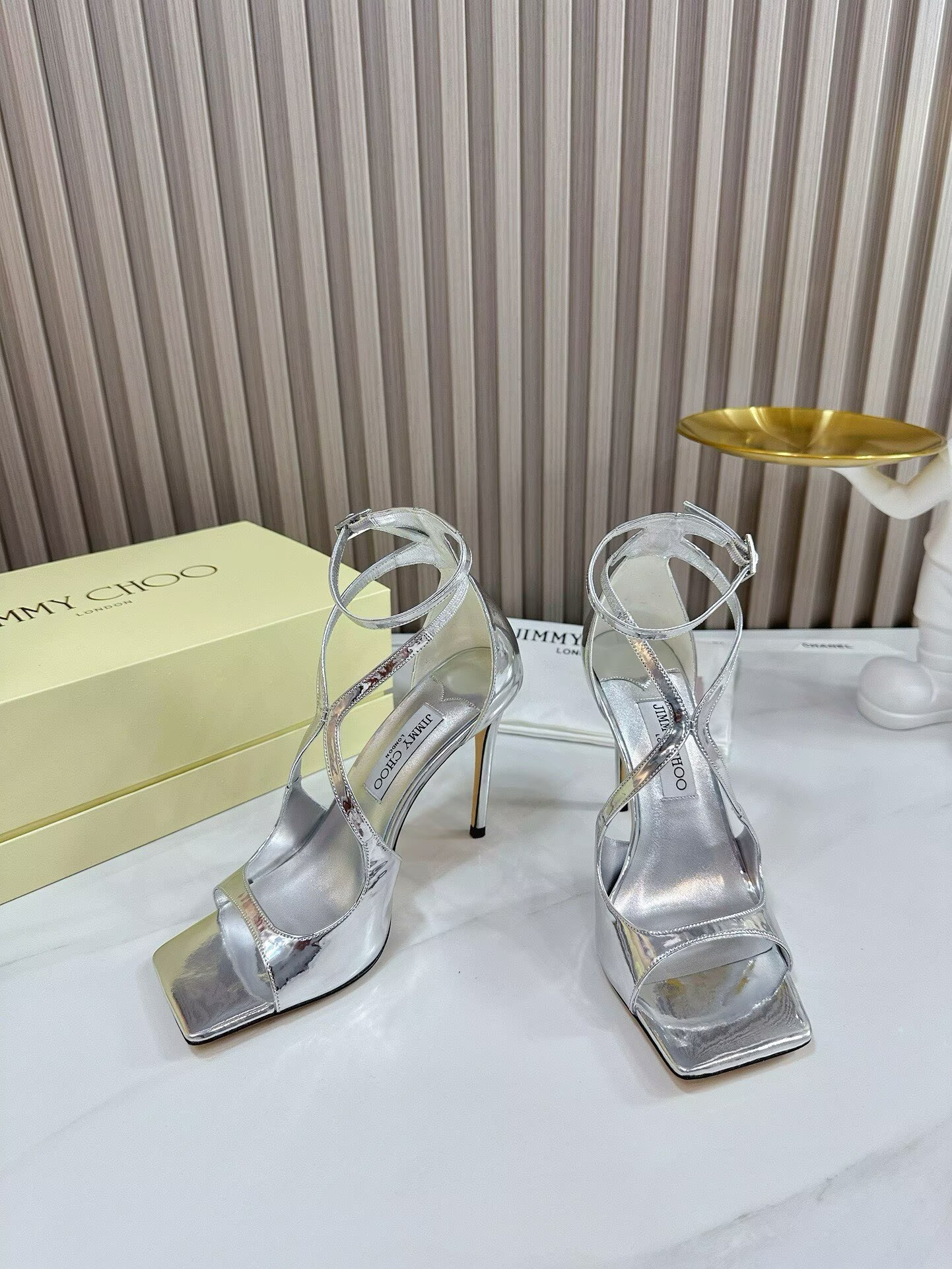 UA J1m*y Ch00 Azia Sandals