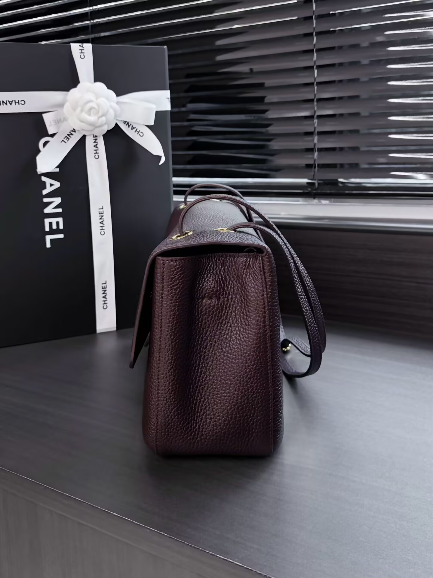 Ch**el Maxi Flap bag in Coffee with Gold-Tone Hardware AS6231 19.5x32x10cm