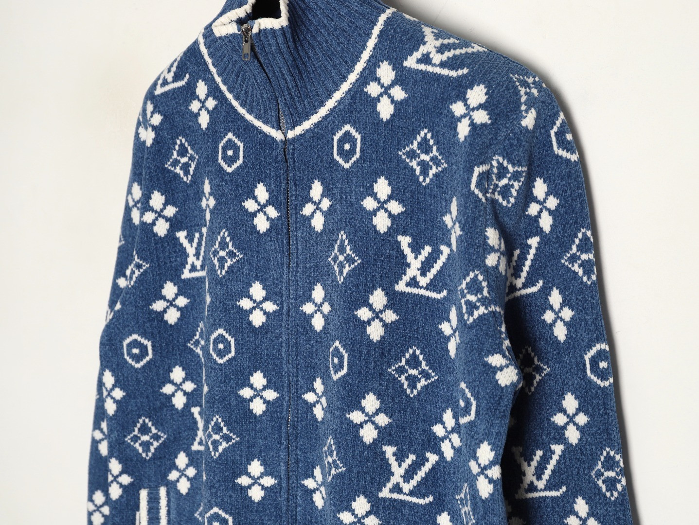 L0vis Vvtt0n LV 25ss Cardigan Sweaters
