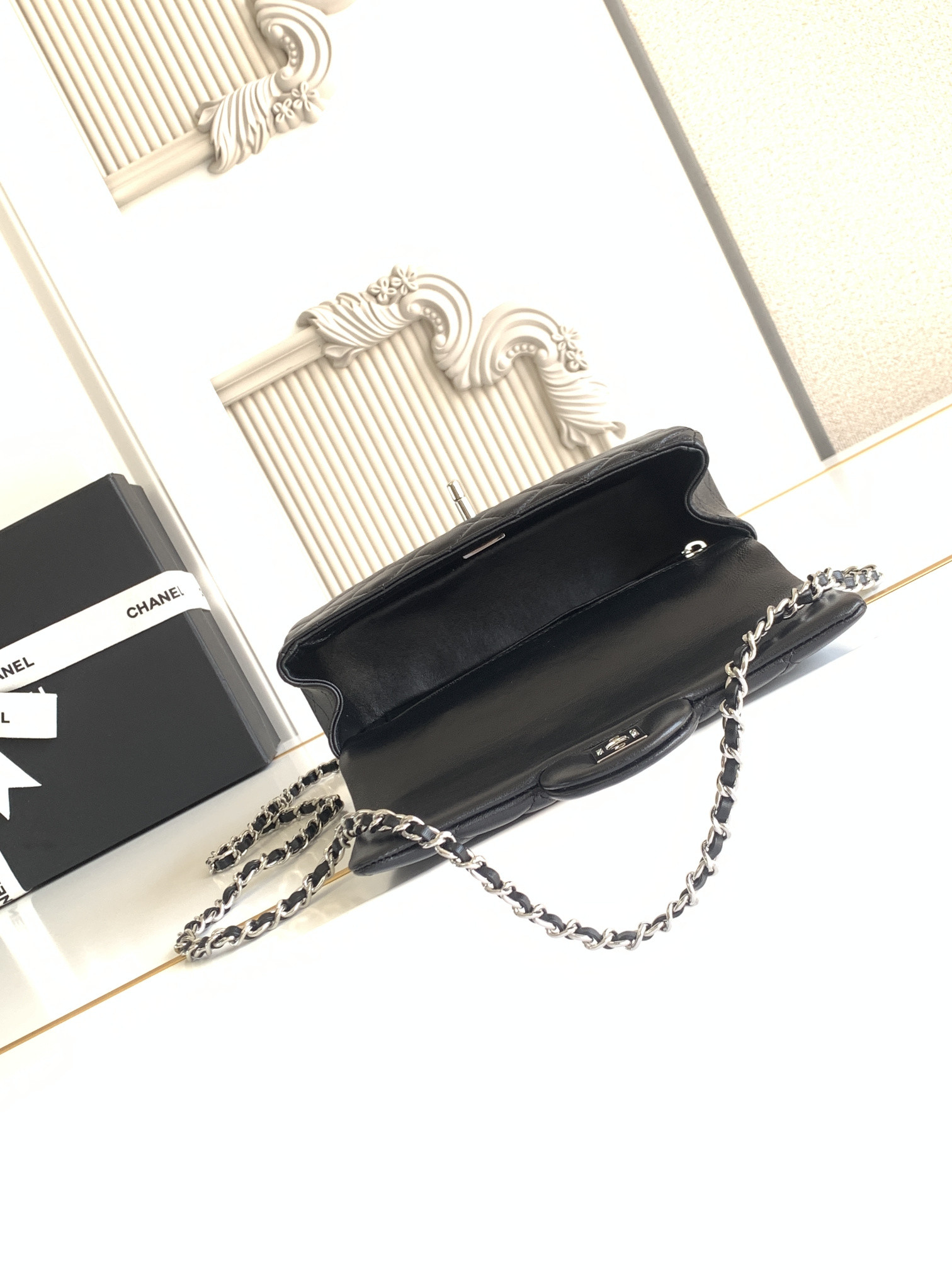 Ch**el mini cf handle 20x12x6cm