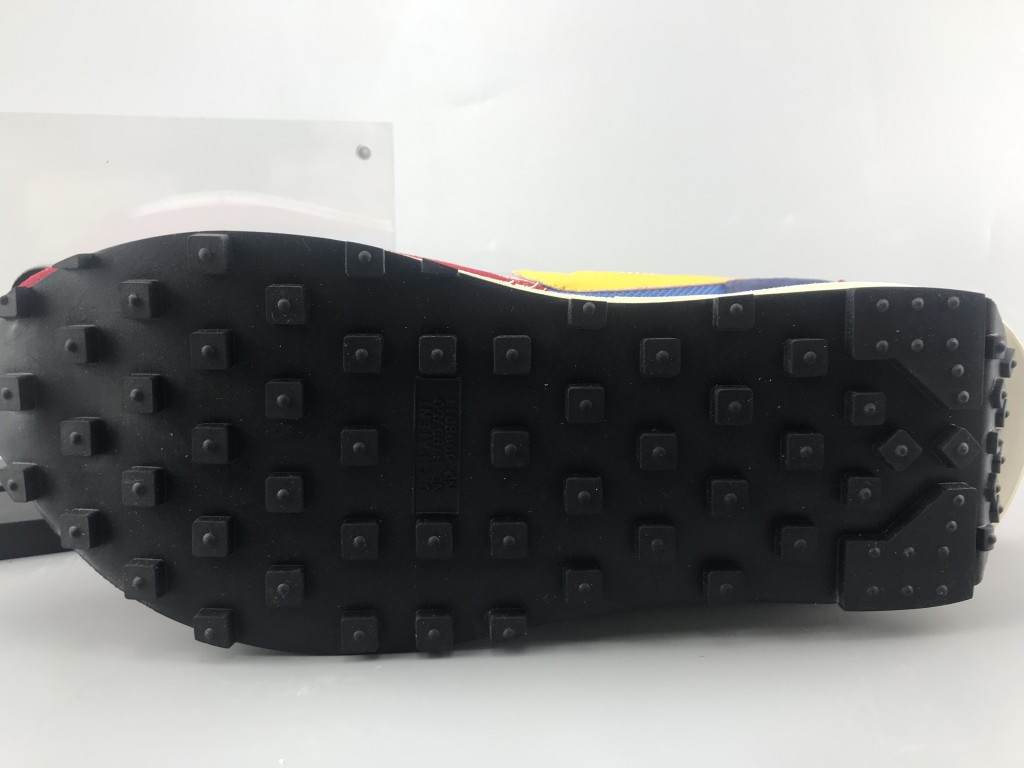 UA NIKE LDWAFFLE/SACAI "VARSITY BLUE"