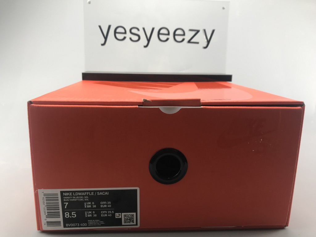 UA NIKE LDWAFFLE/SACAI "VARSITY BLUE"