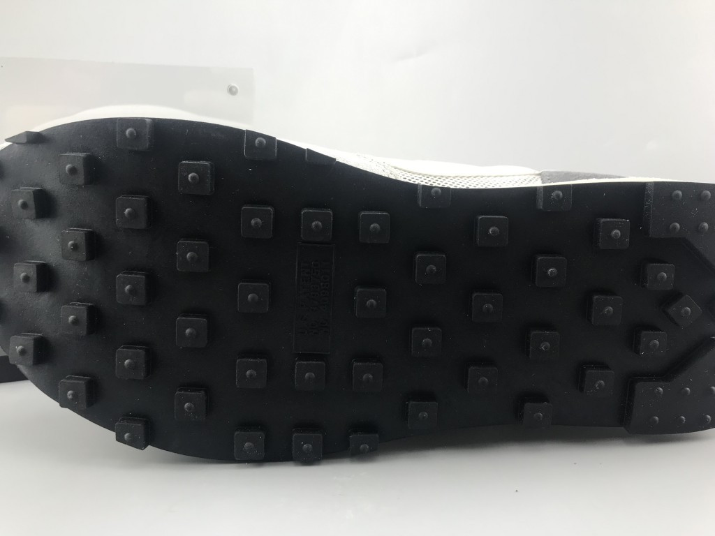 UA NIKE LDWAFFLE/SACAI WHITE GREY