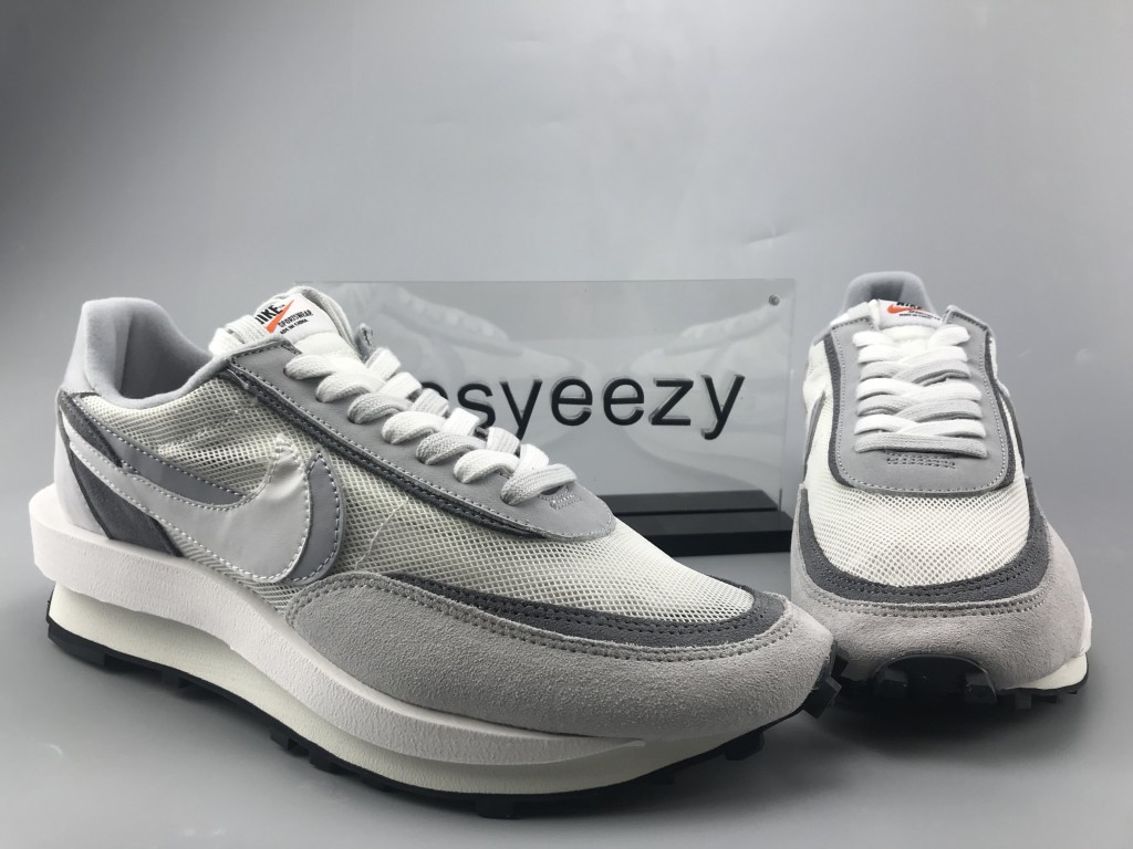 UA NIKE LDWAFFLE/SACAI WHITE GREY