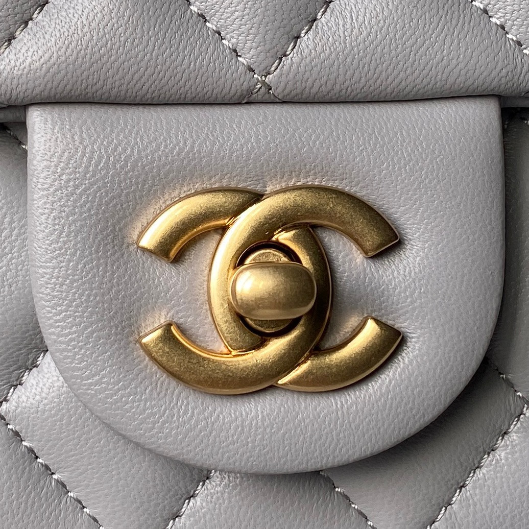 Ch**el MINI FLAP BAG 13.5x17x8cm