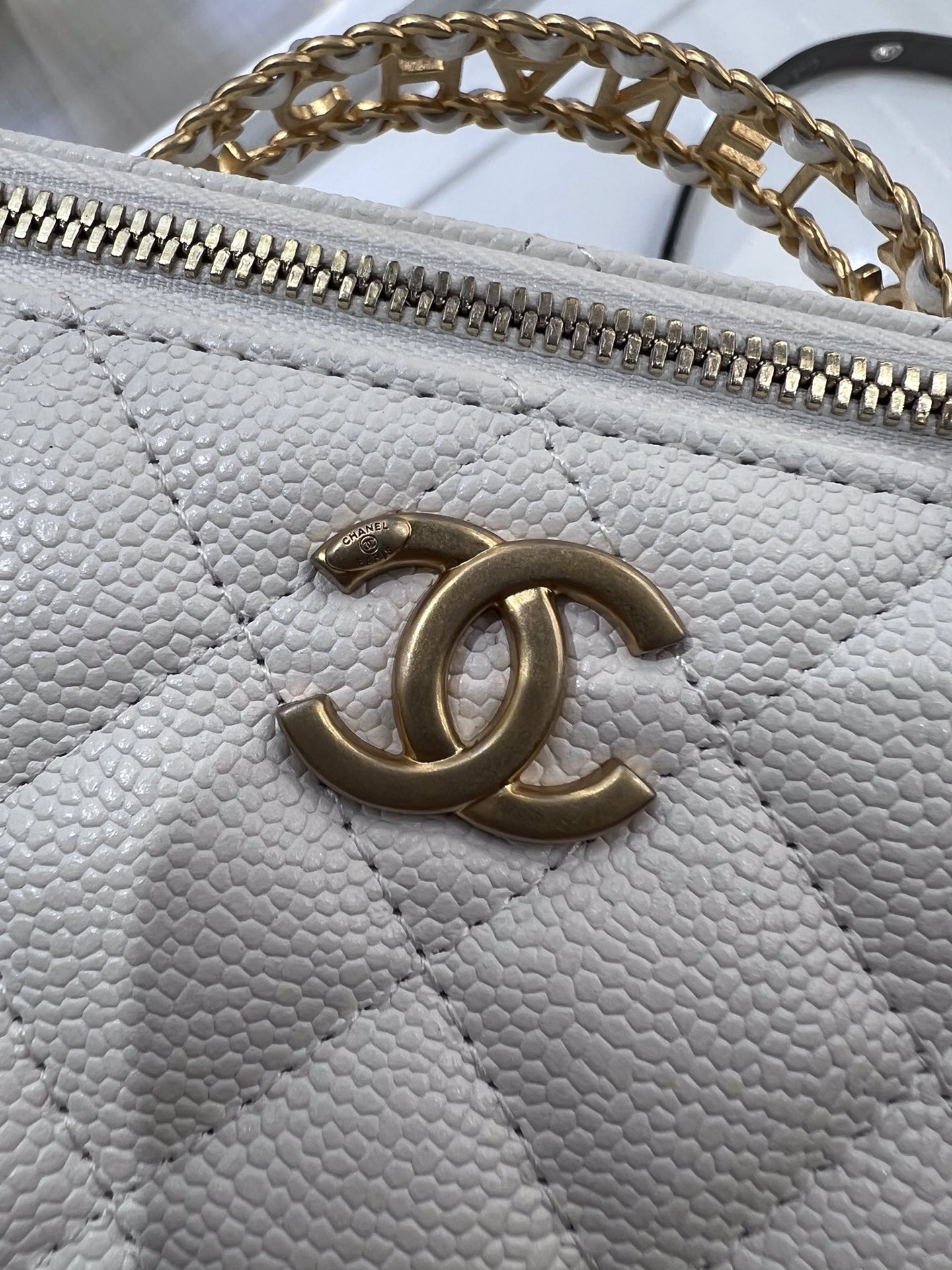 Ch**el Vanity With Chain 9.5x17x8cm