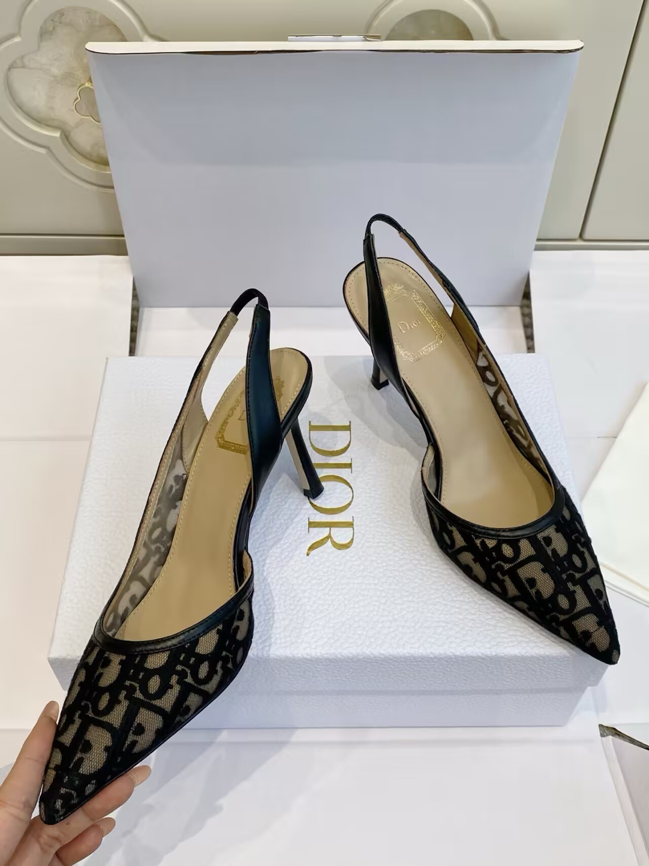UA D10r AD10rable Slingback Pump 8cm Heel