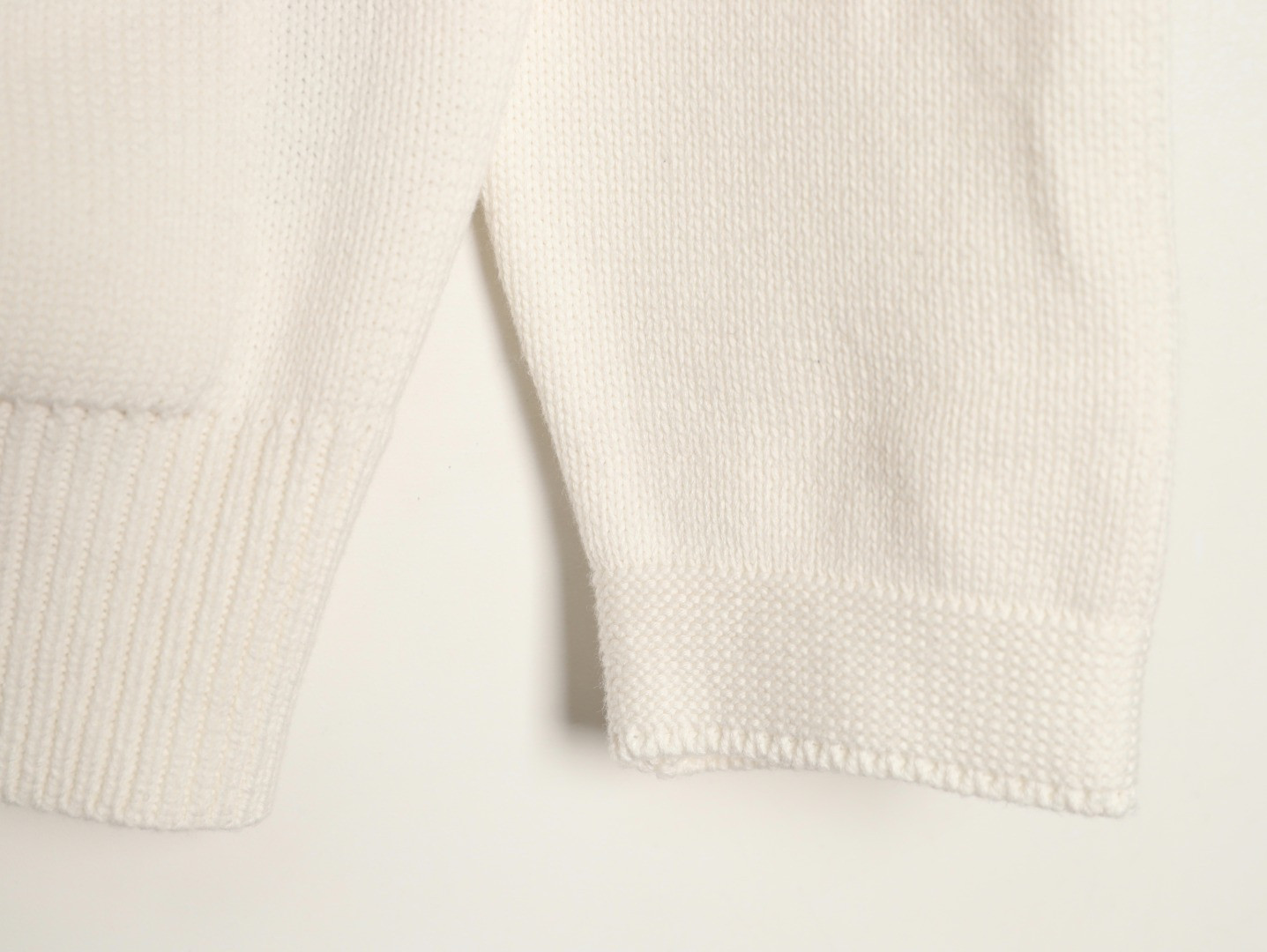 D10r Cardigan Sweaters