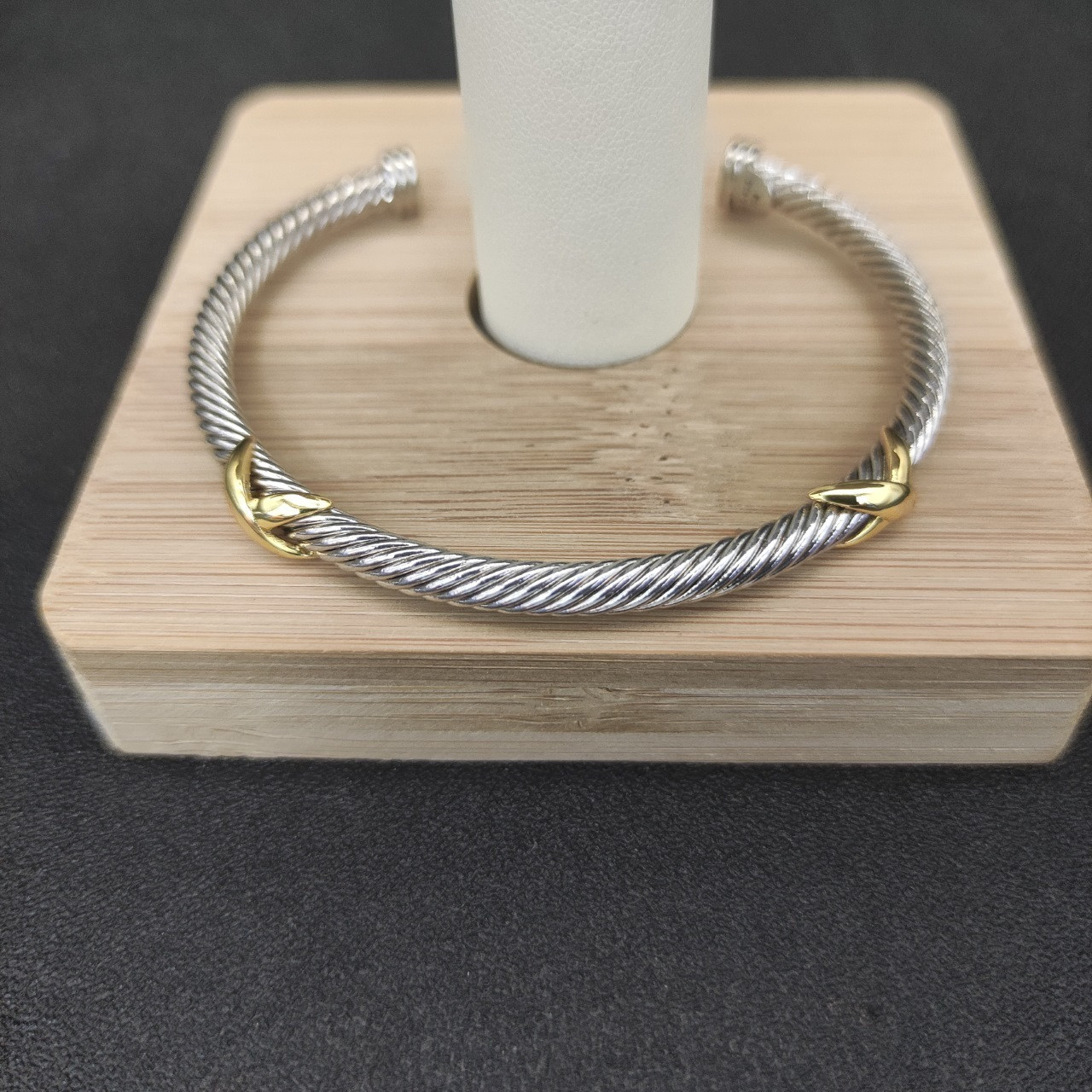 David Yurman 4mm X Bracelet(wrist circumference 15-20cm)