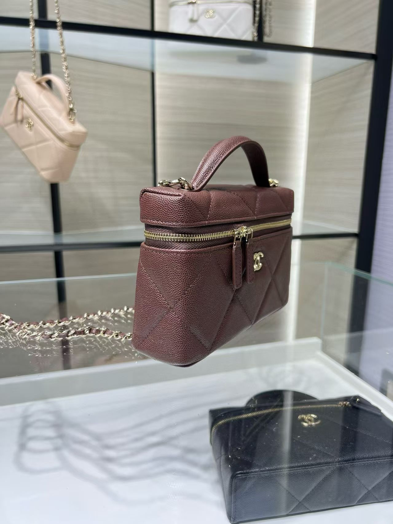 Ch**el Vanity With Chain AP4936 19.5x17x5cm