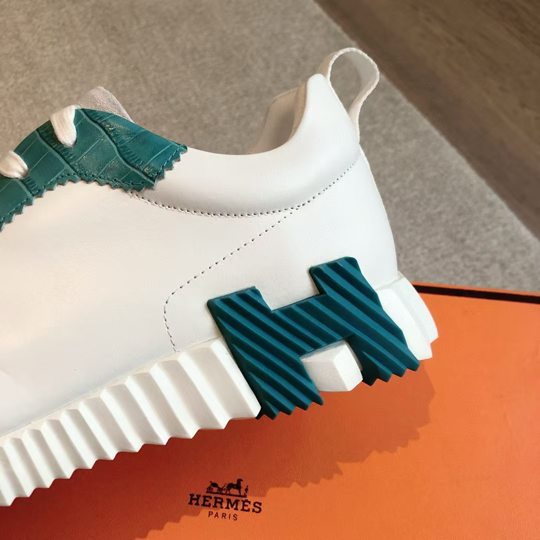 UA H**me5 Bouncing Sneaker