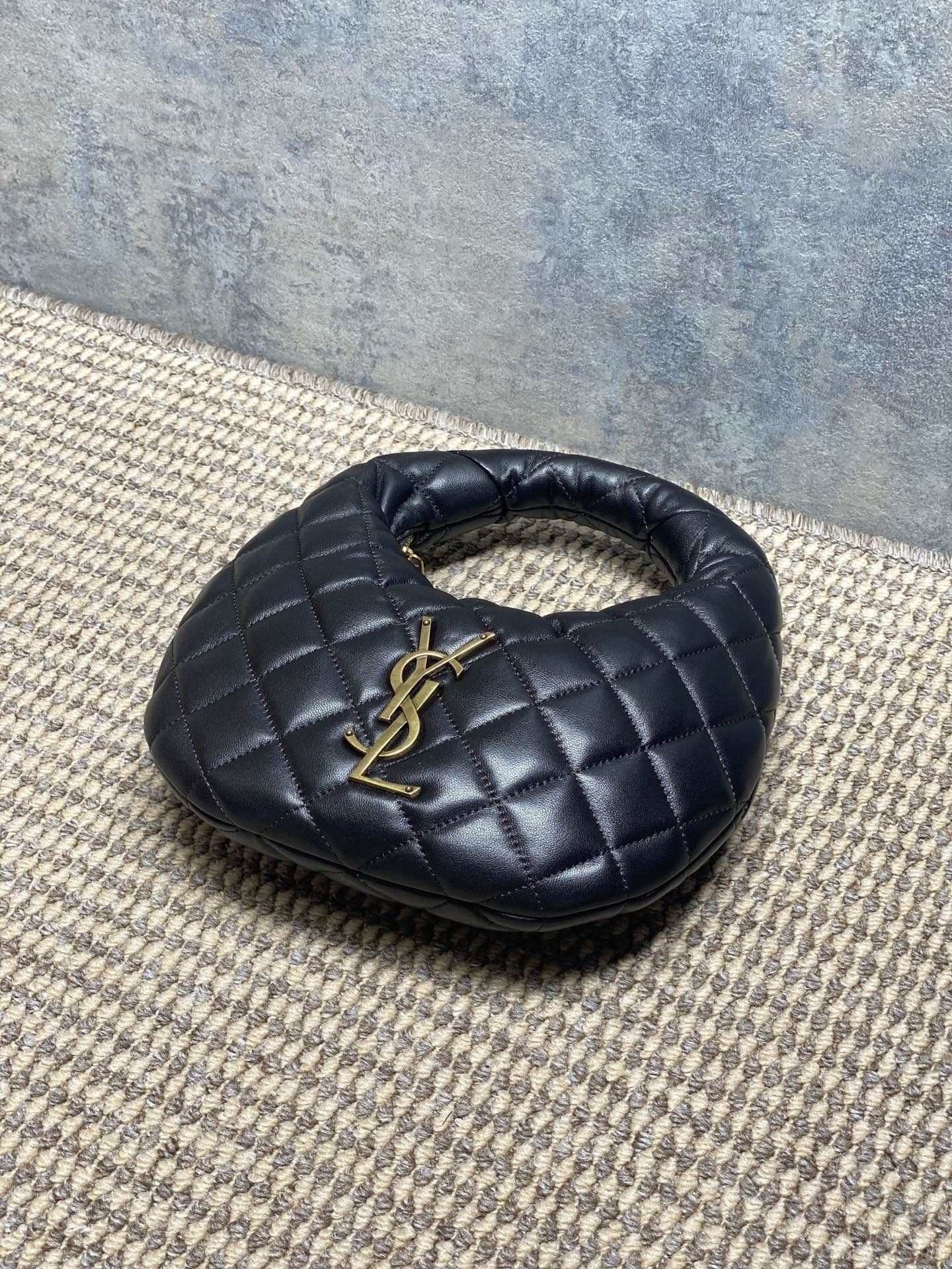 Y51 ICARINO IN QUILTED NAPPA 17x13x3cm