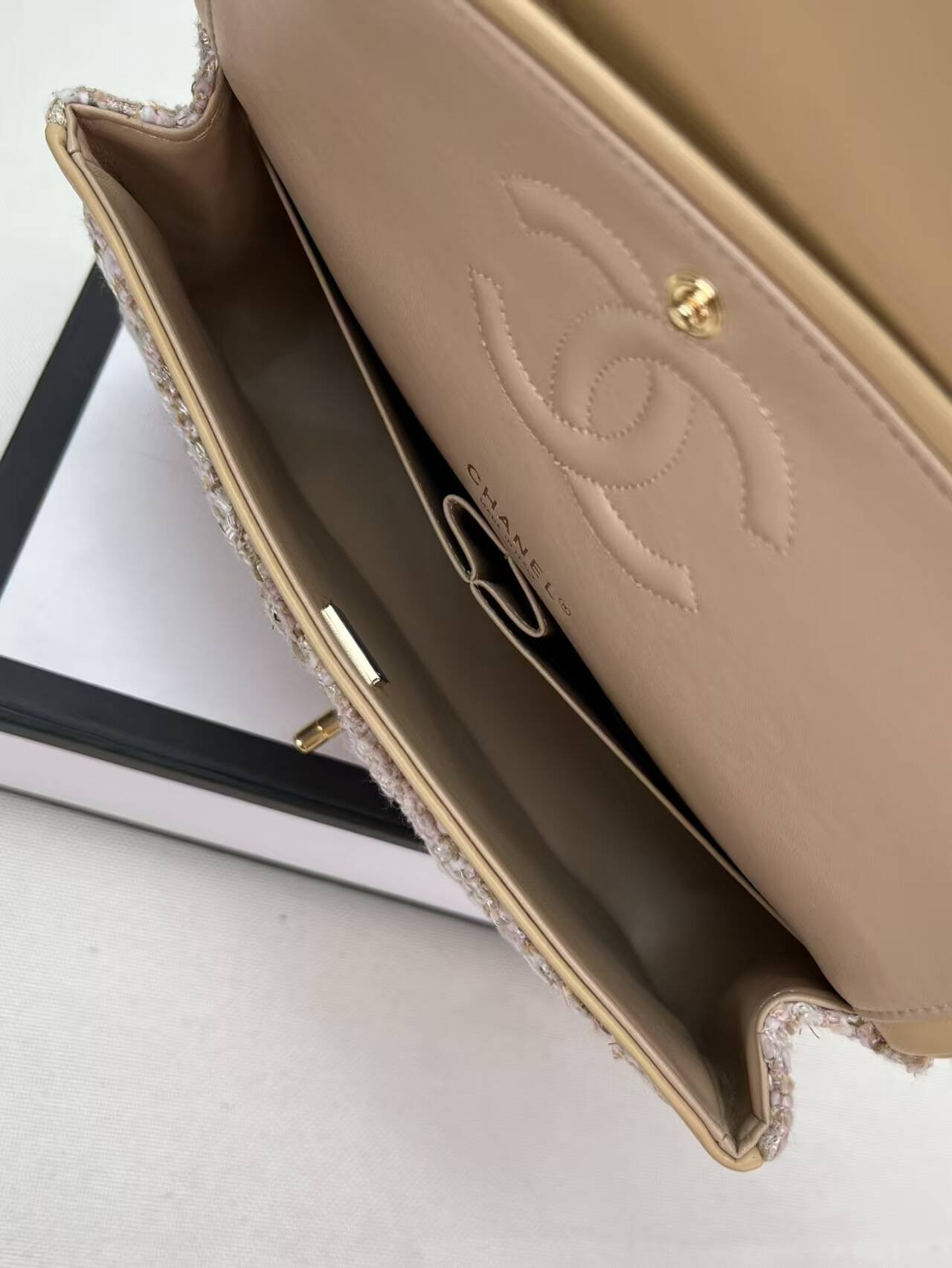 Ch**el Classic Flap Bag 25x15x6cm