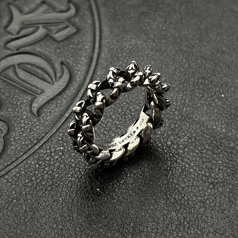 Ch*0me He**ts Twisted Chain Ring